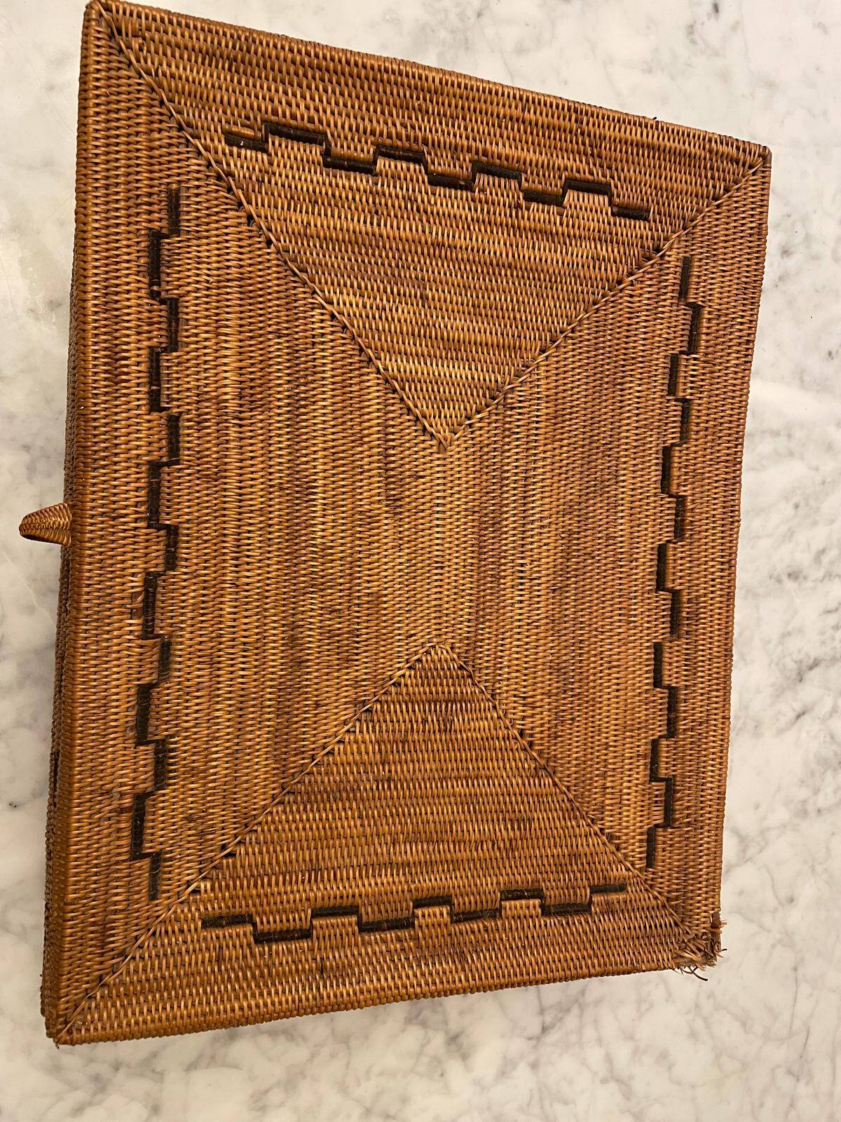 Vintage rattan trunk with lid
