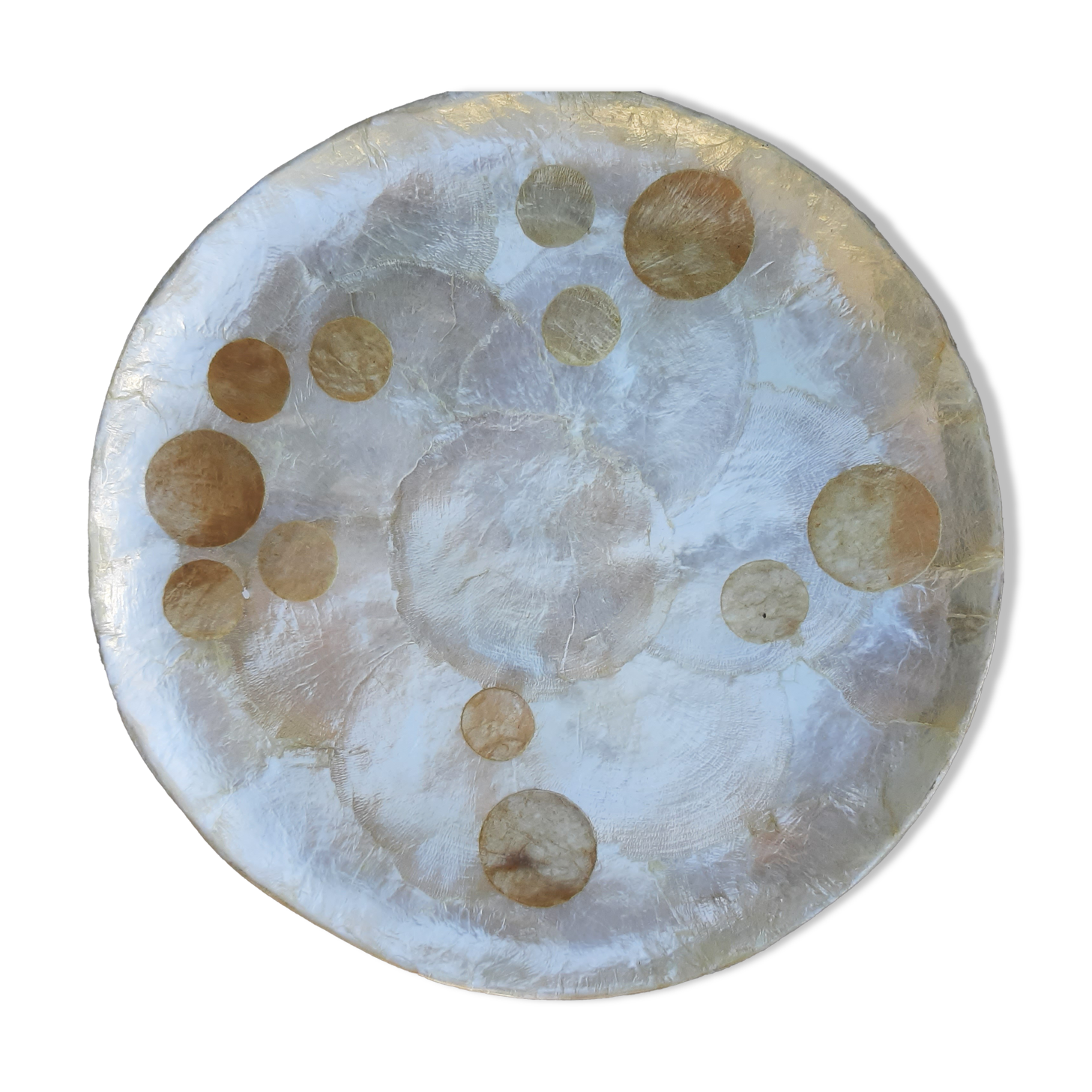 Mother-of-pearl plate