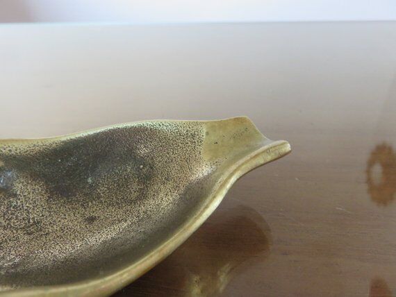 Years 70 hand-shaped ashtray brass