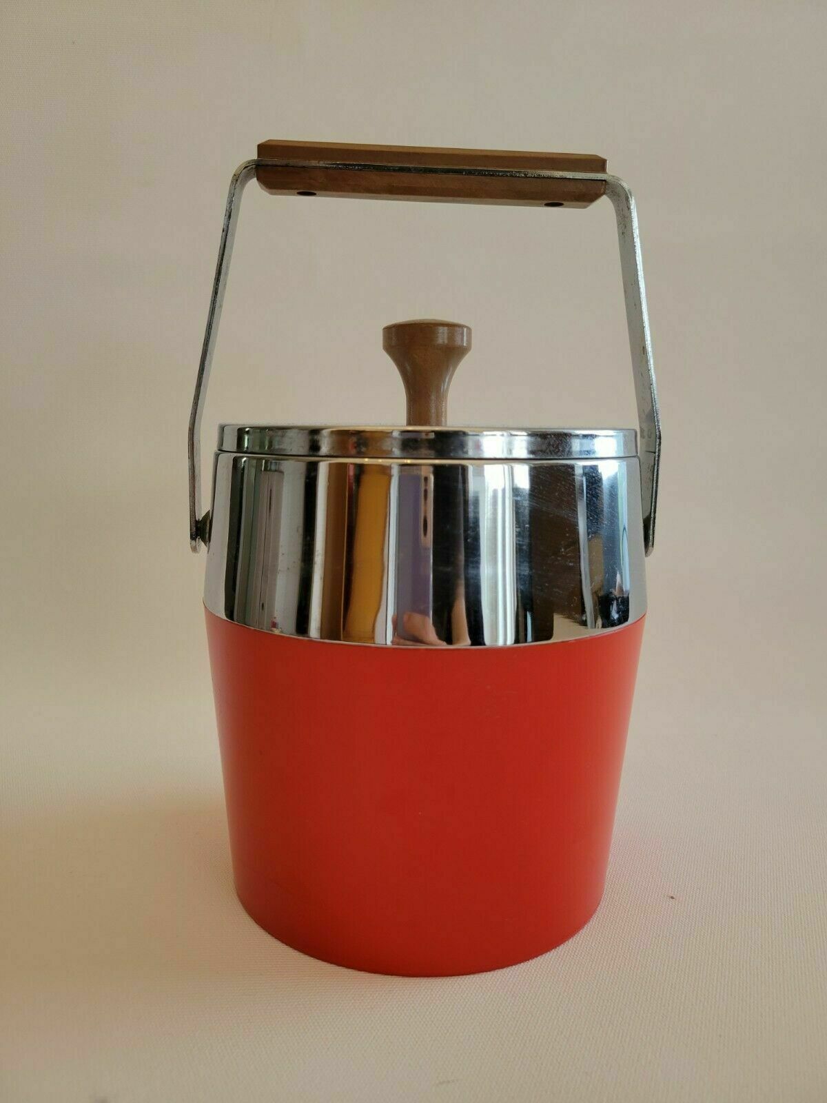 Ice bucket ice 70