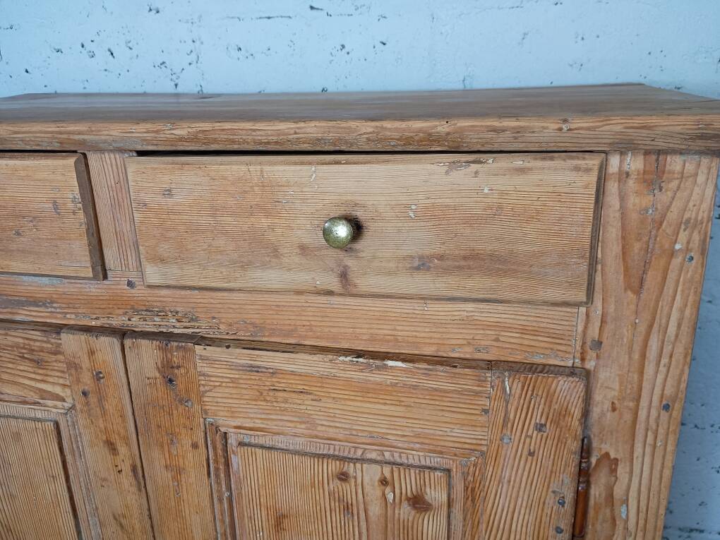 Grand buffet parisien vintage en sapin