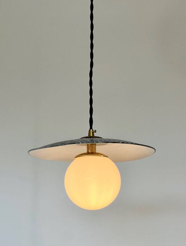 Suspension industrielle tôle émaillée mouchetée et opaline
