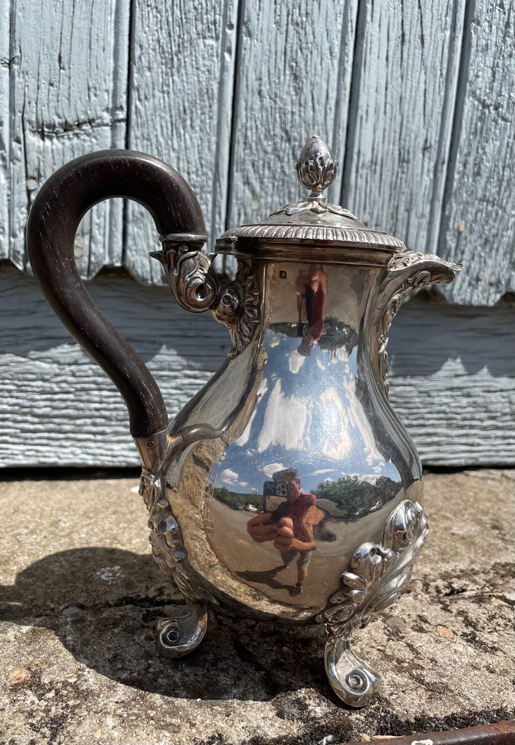 Silver coffee maker Paris