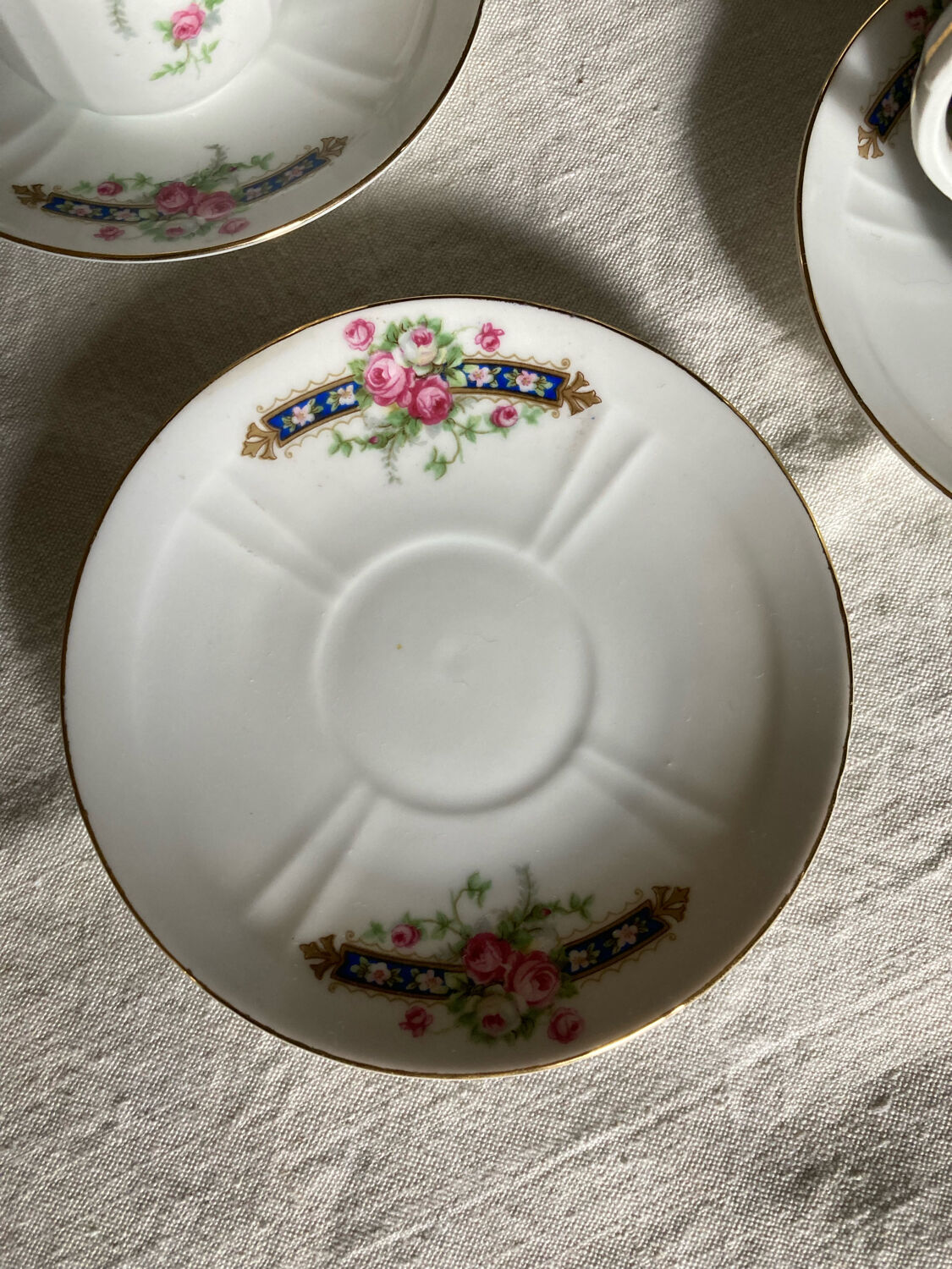 Set of dishes