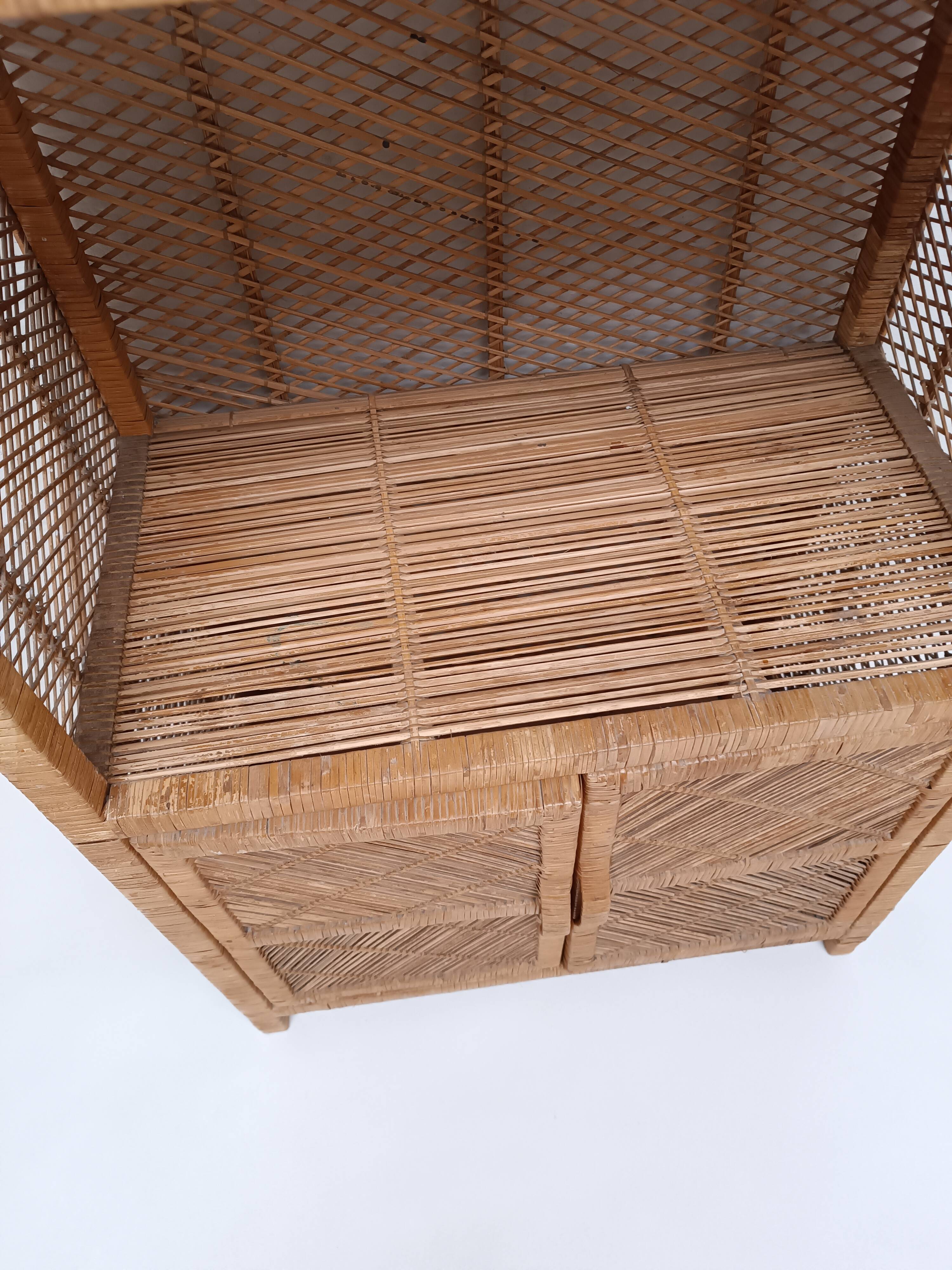 Buffet rattan bookcase shelf