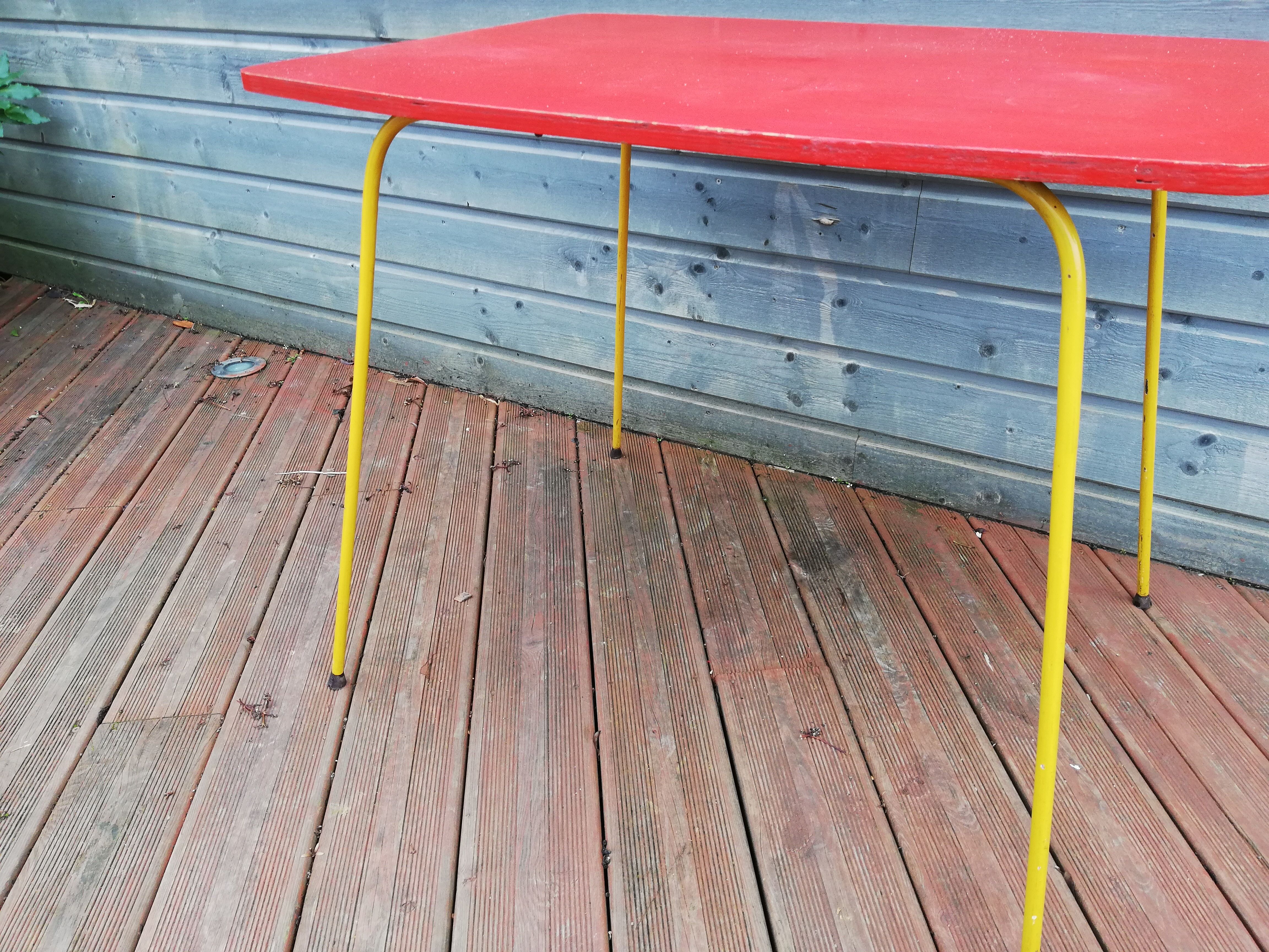 Lot de 4 chaise et une table vintage , années 70
