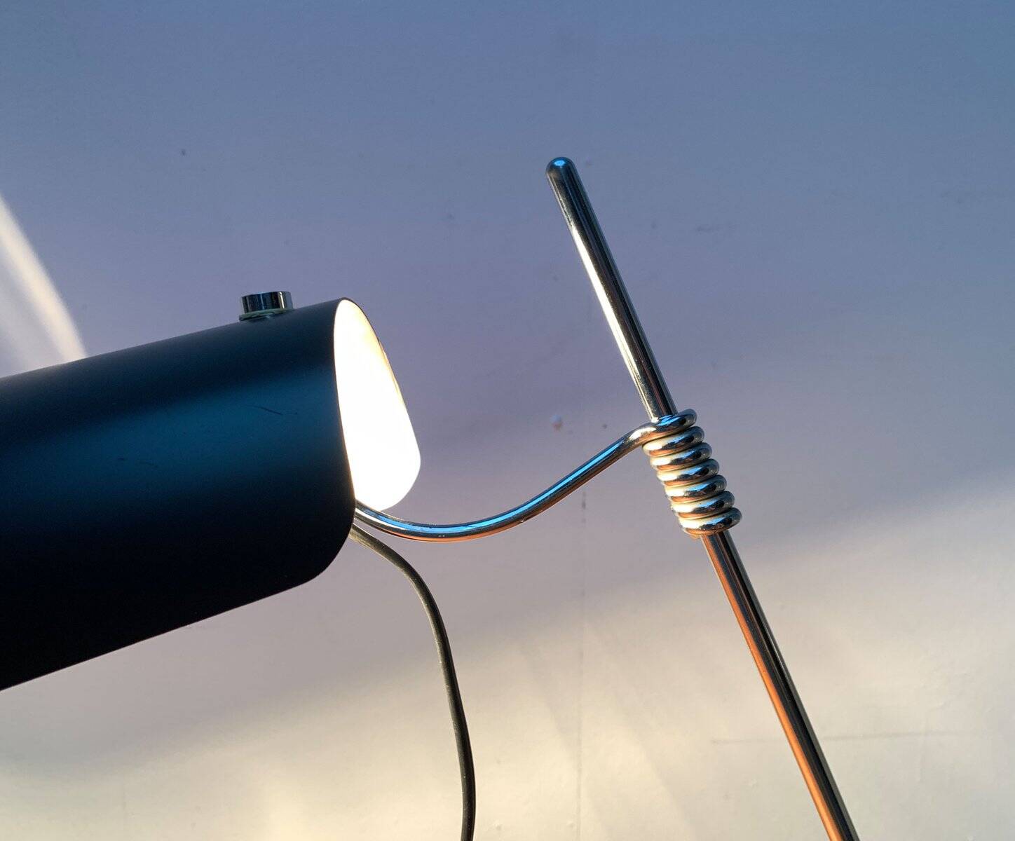 Lampe de table minimaliste italienne du milieu du siècle