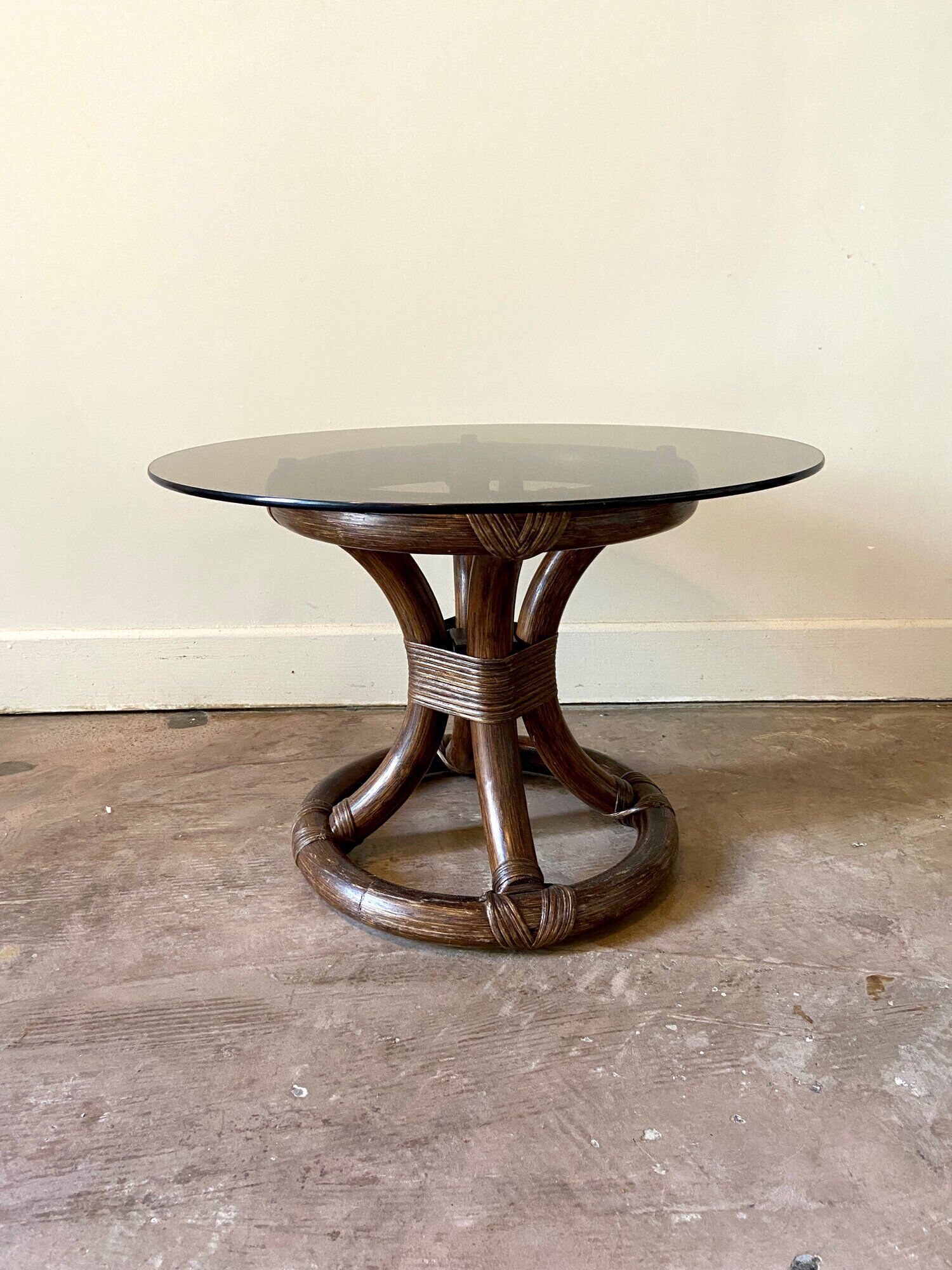 Coffee table in rattan and smoked glass 1970