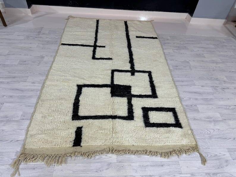 Moroccan Berber rug 250cmx150cm