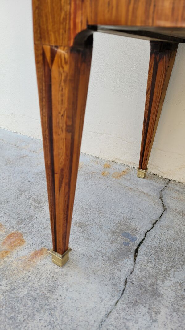 Commode sauteuse Louis XVI en marqueterie 19ème