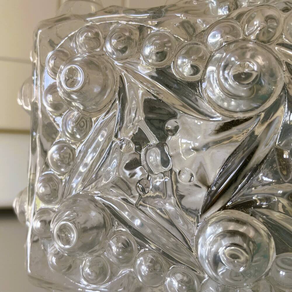 Plafonnier ou applique en verre rectangulaire.