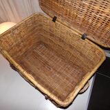 Wicker trunk