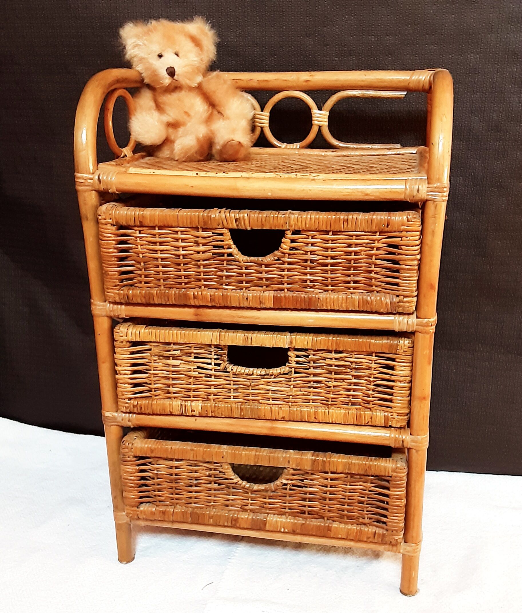 Meuble en rotin vintage
