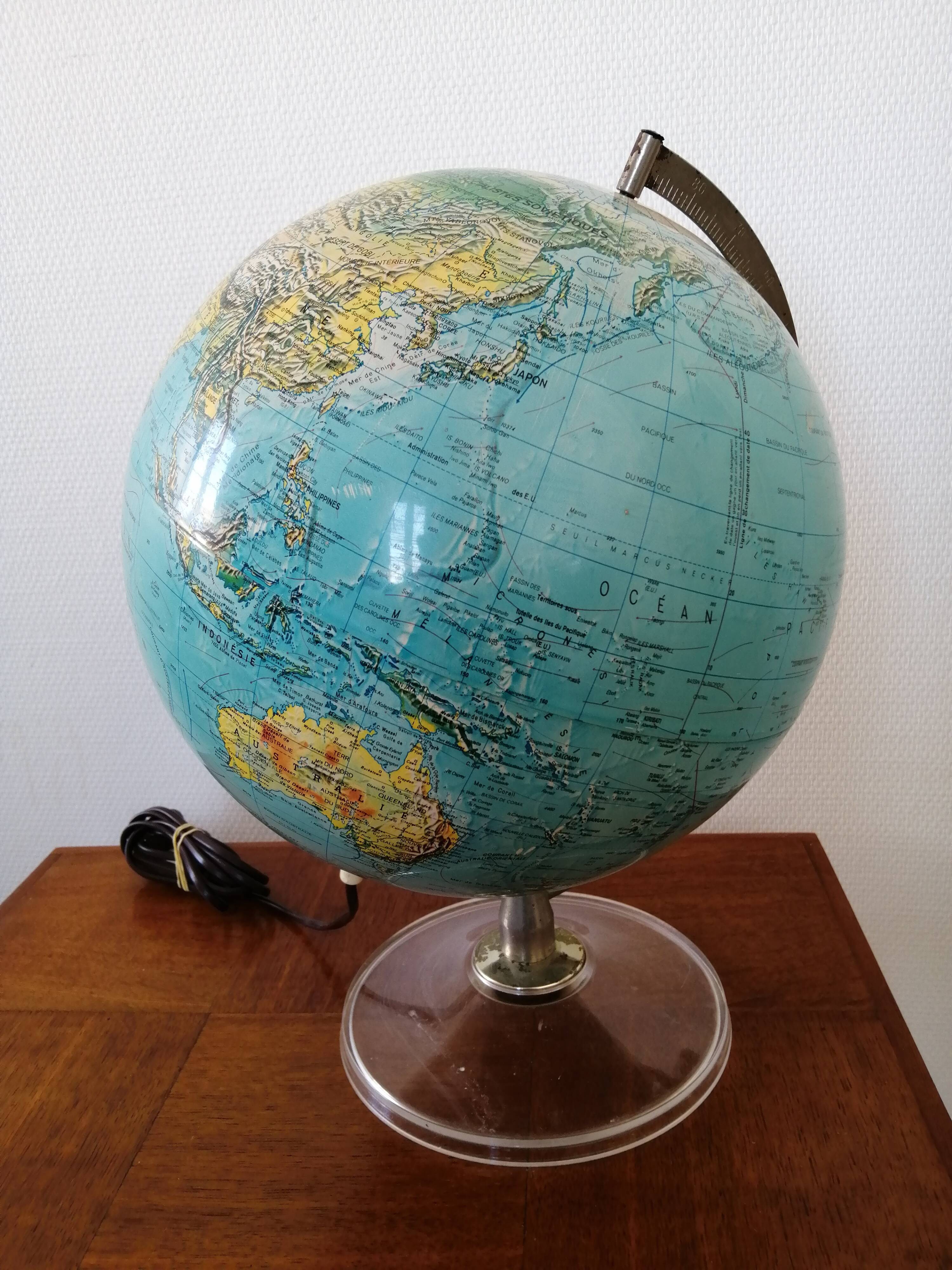 Luminous terrestrial globe scan globe Denmark 1972