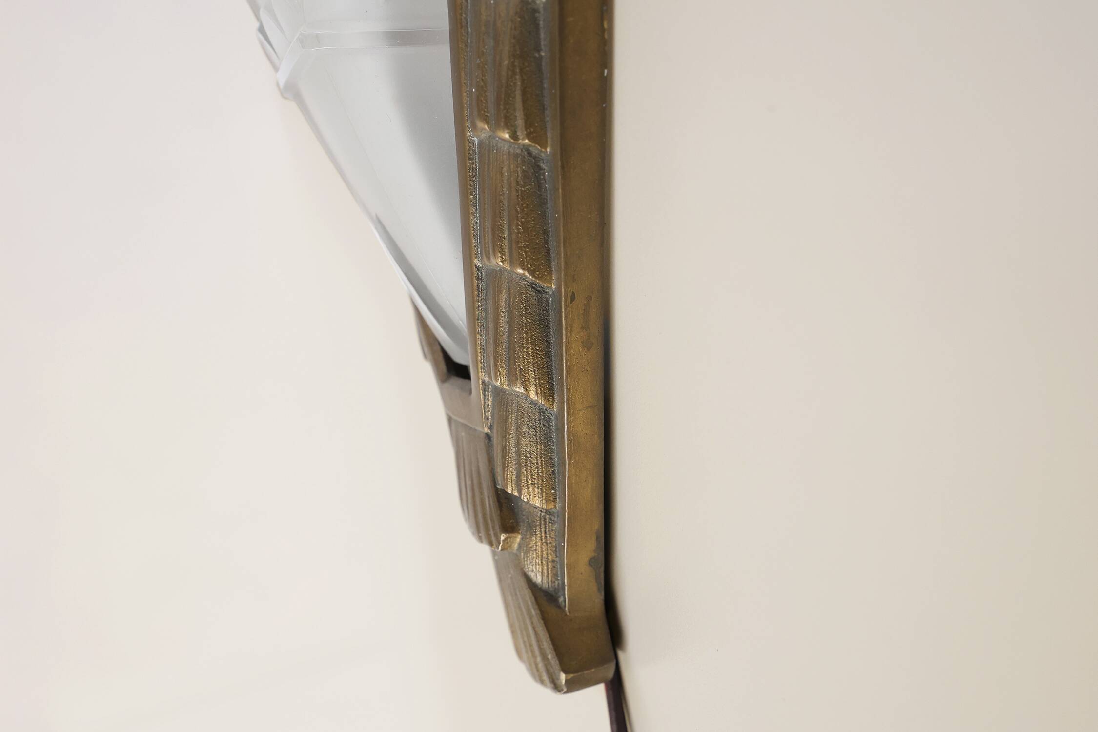 French Art Deco wall scone with frosted molded-pressed glass shade, 1920s