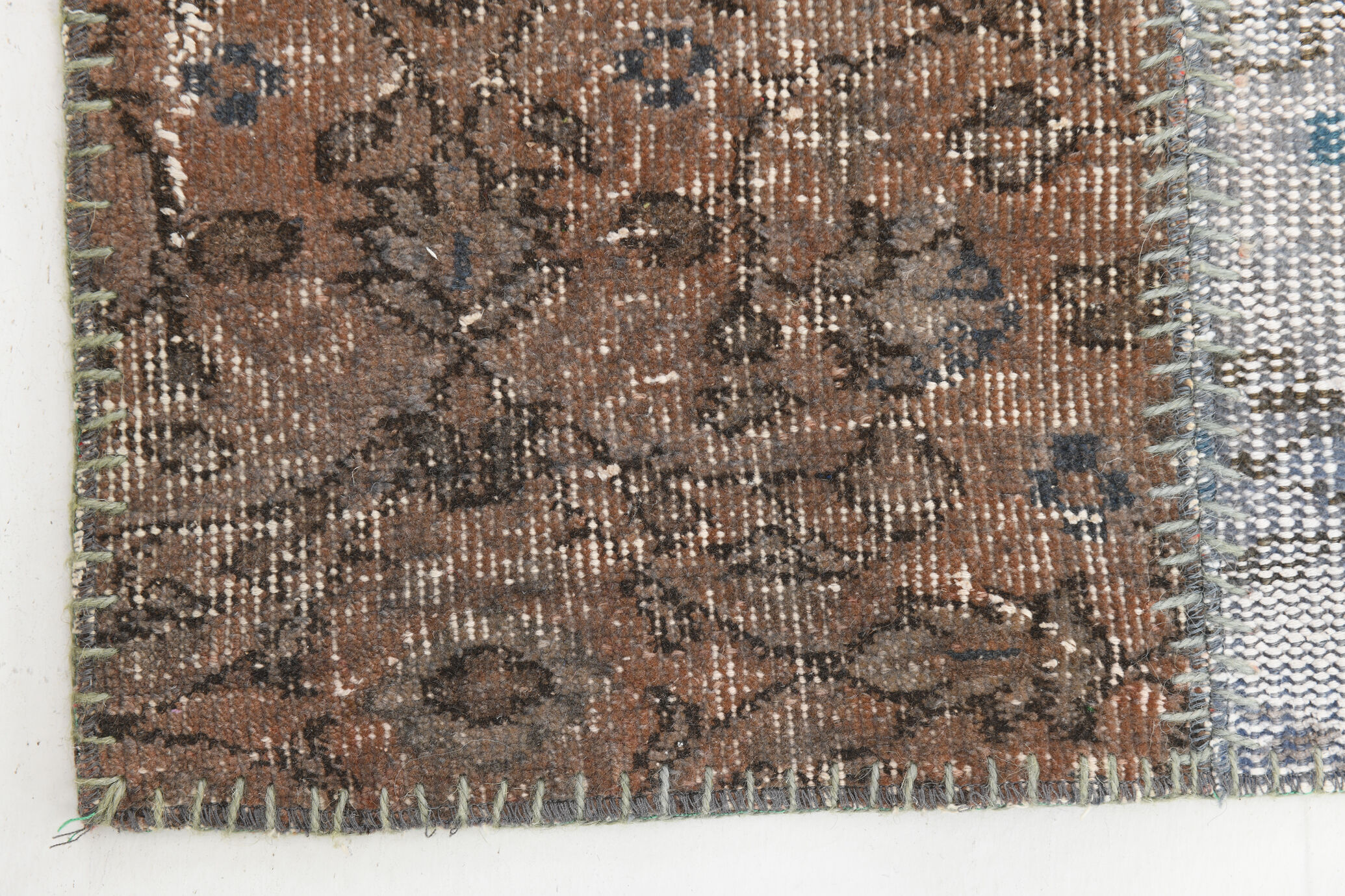 Gray & bronze patchwork tapis rug, 247x172cm