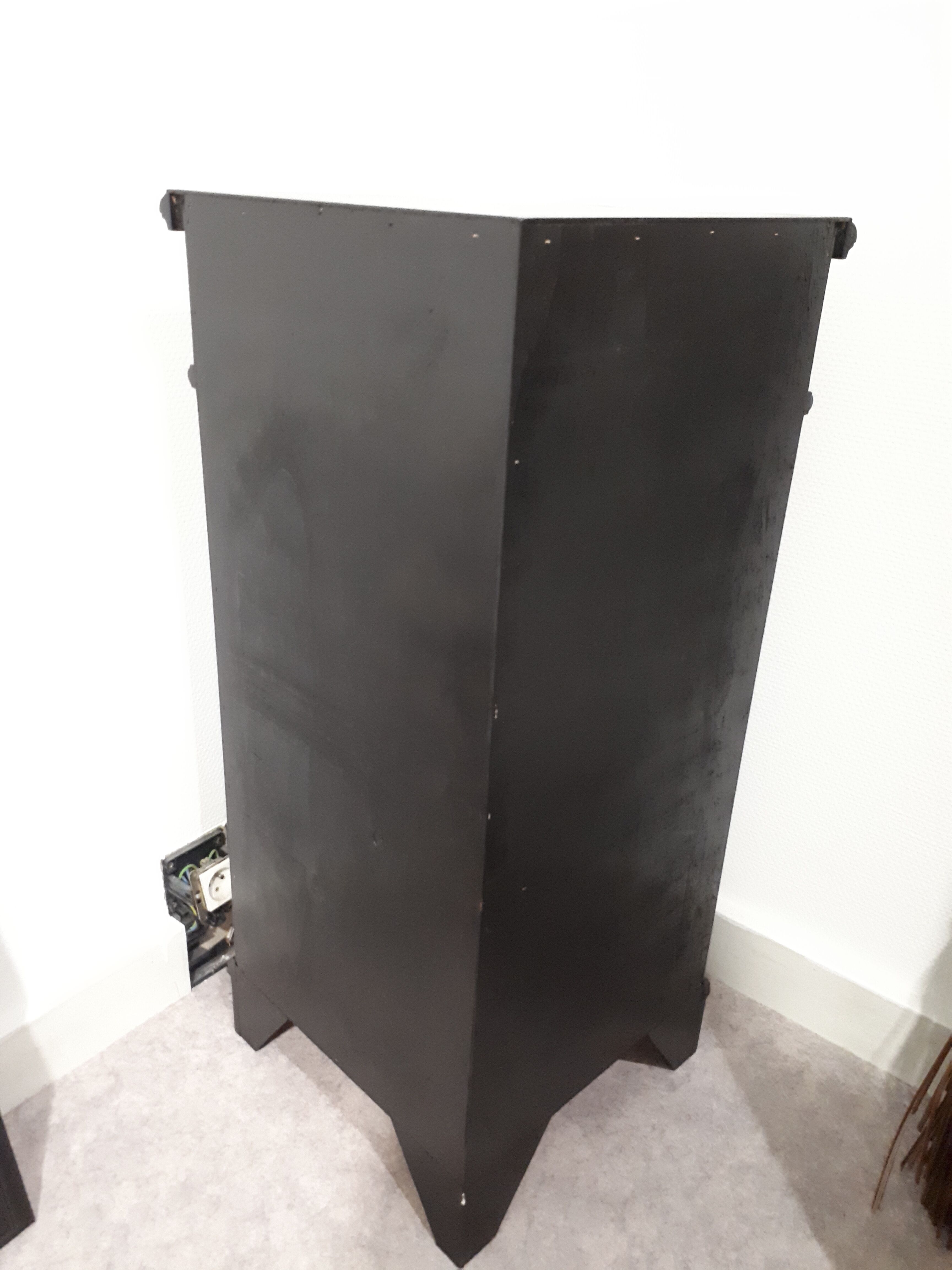 Corner furniture neckline, Italy