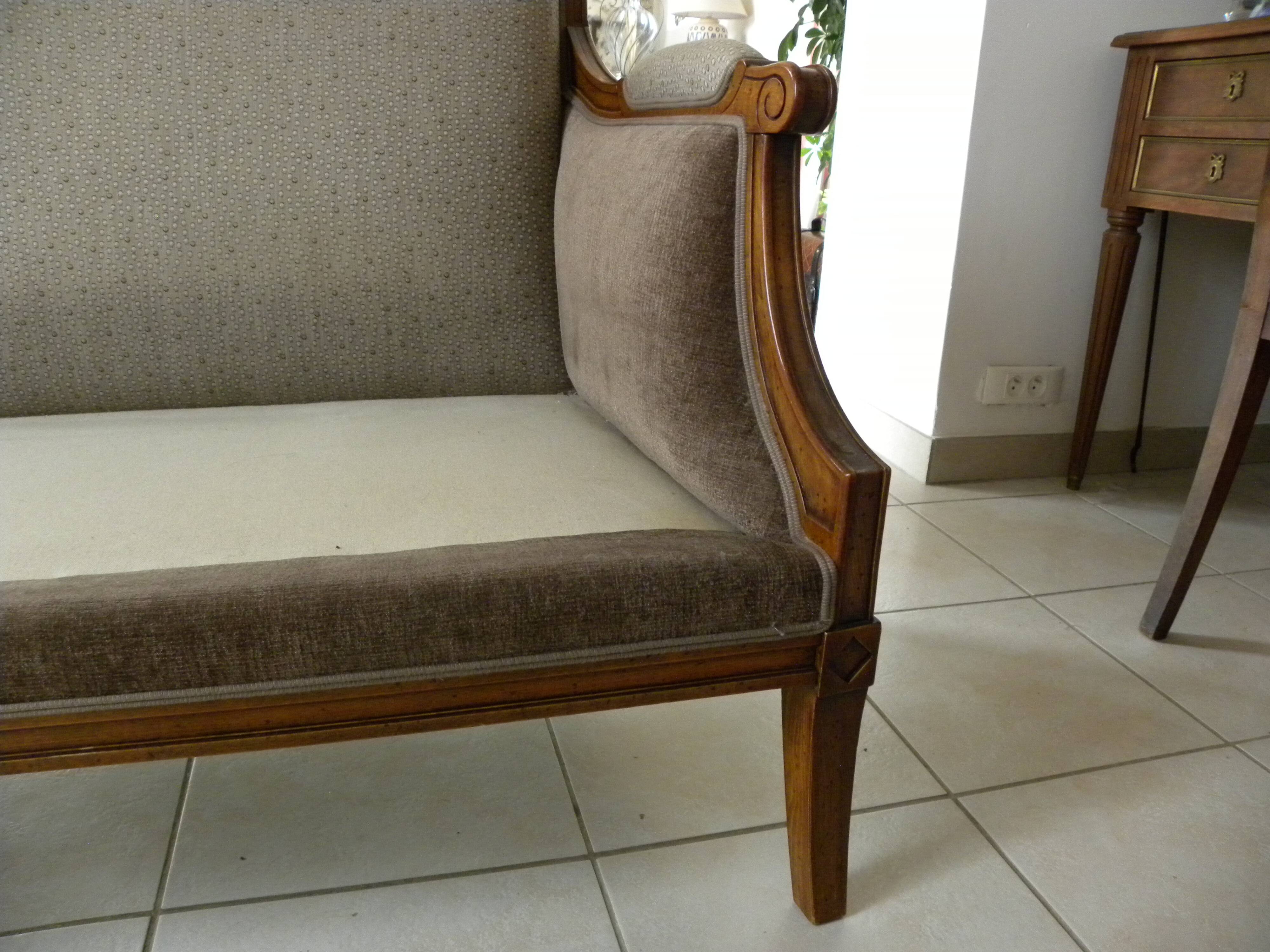 Two-seater canapé in Restoration / Louis-Philippe style – Reupholstered by an artisan.