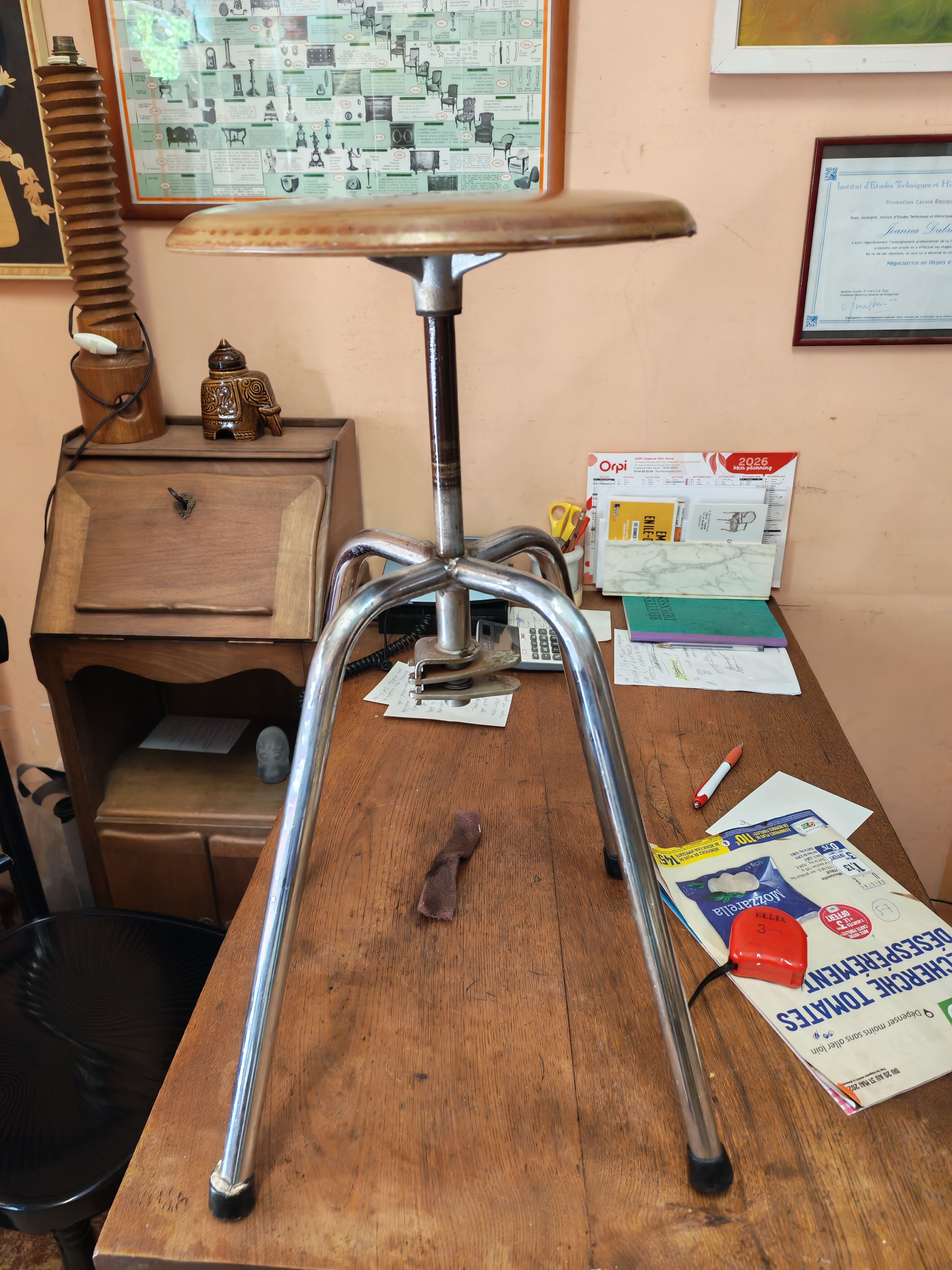 Industrial tripod stool with screw Jide Limoges 1950