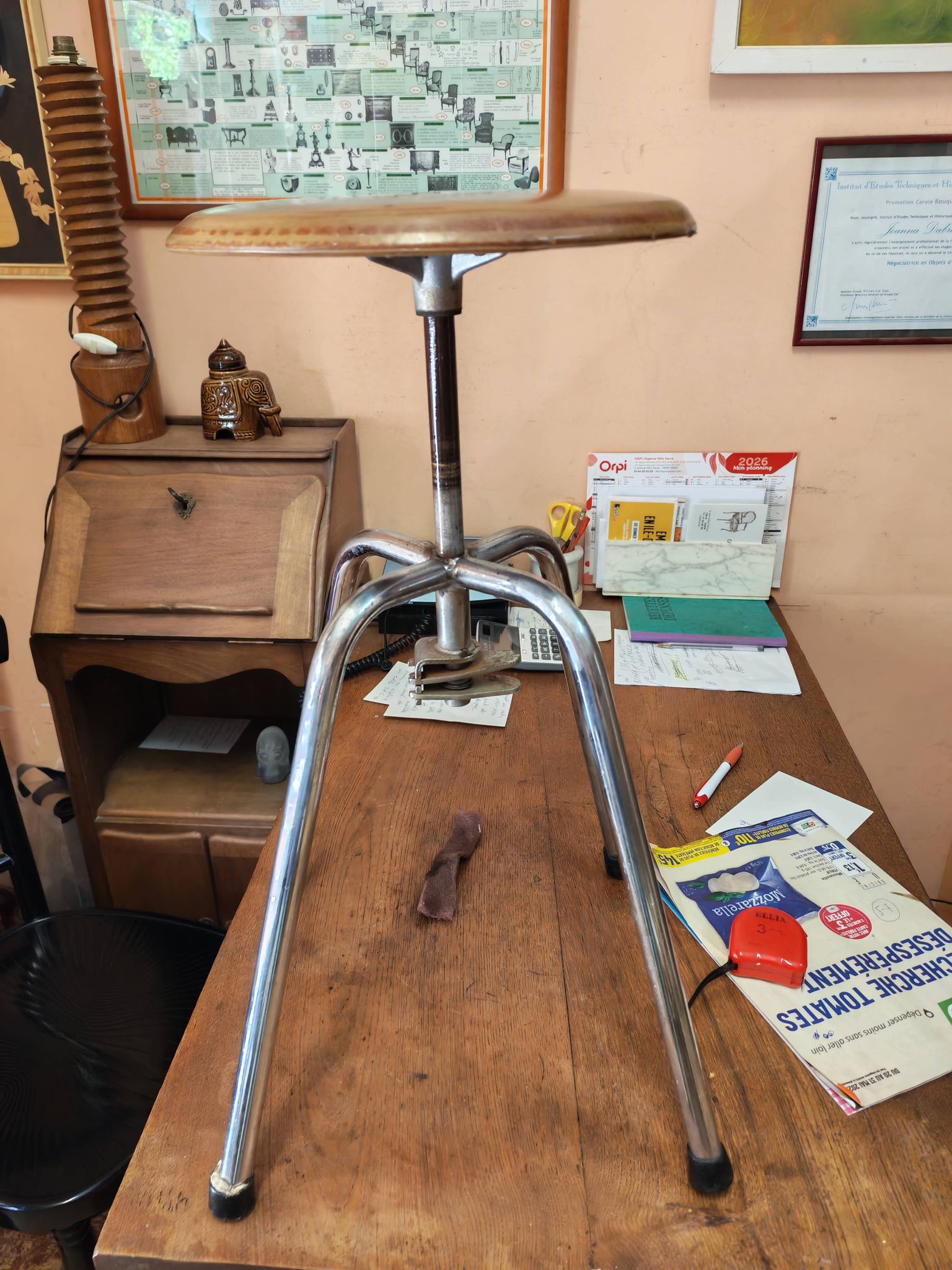 Industrial tripod stool with screw Jide Limoges 1950