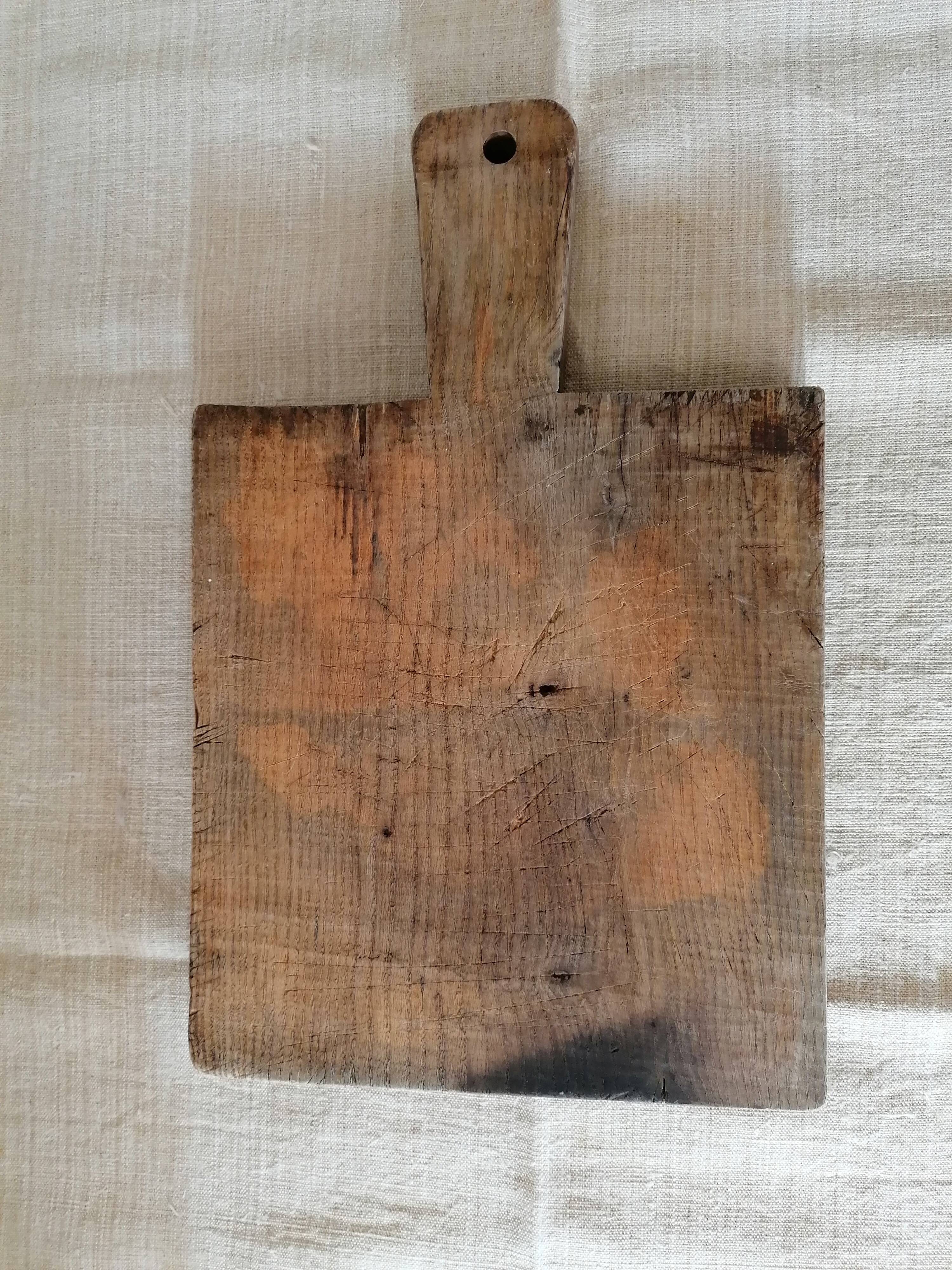 Wooden cutting board