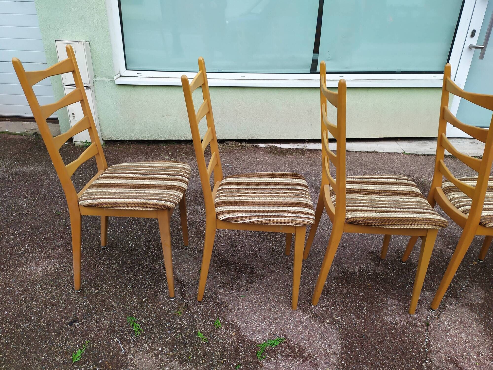 Set of 6 light wood chairs with vintage Scandinavian fabric