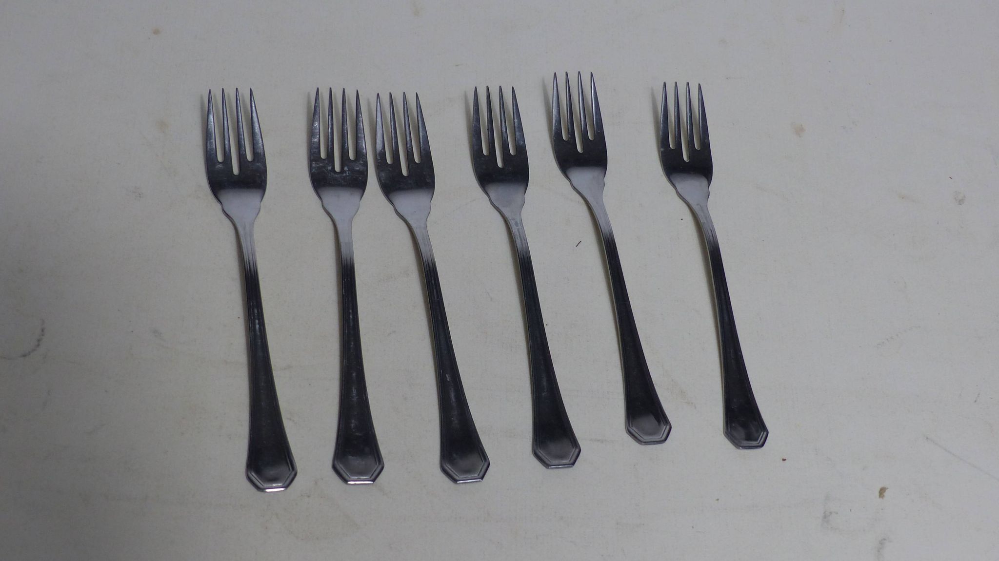 12 fish place settings