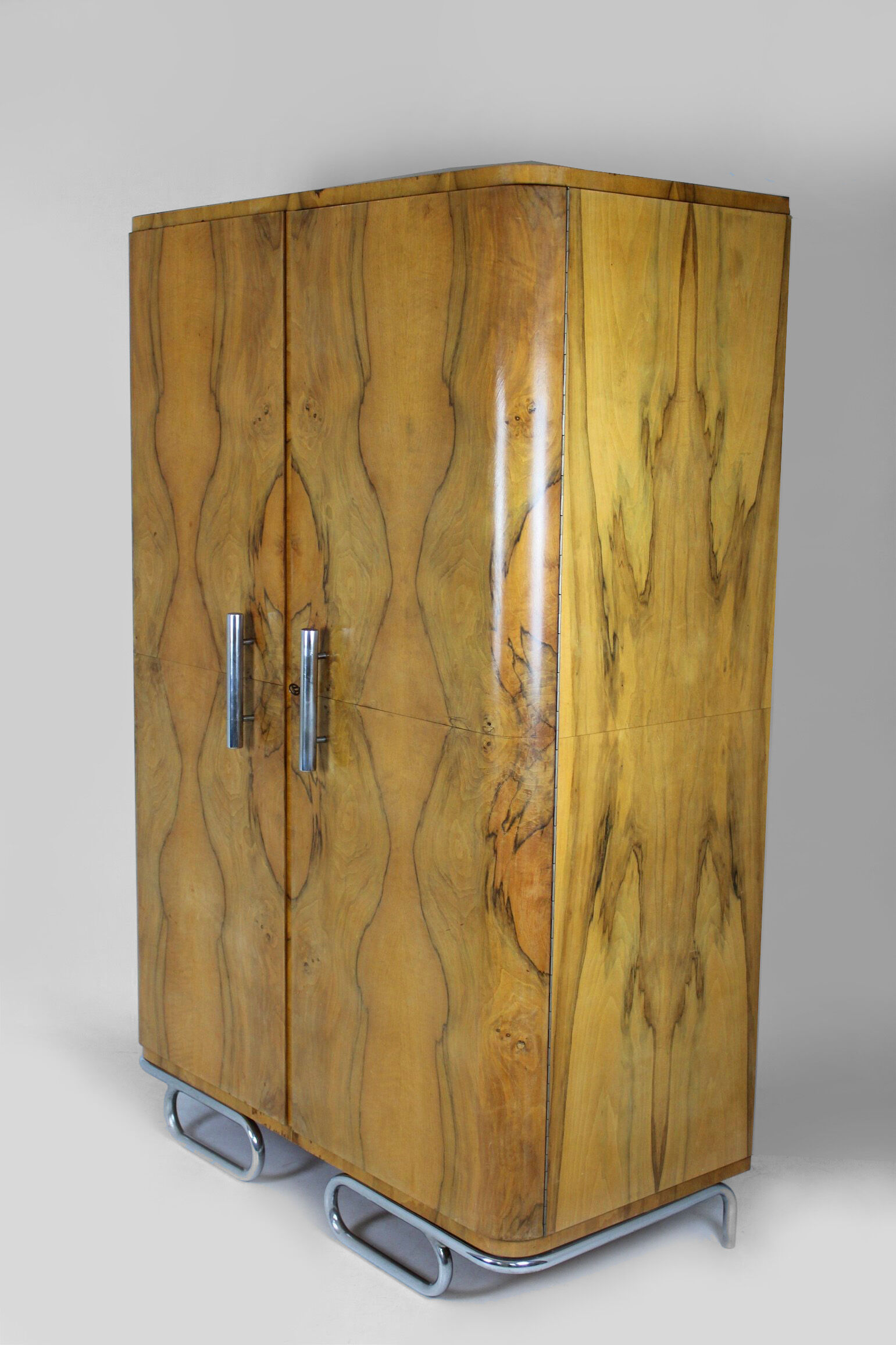 Bauhaus chromed tubular steel wardrobe, 1930s