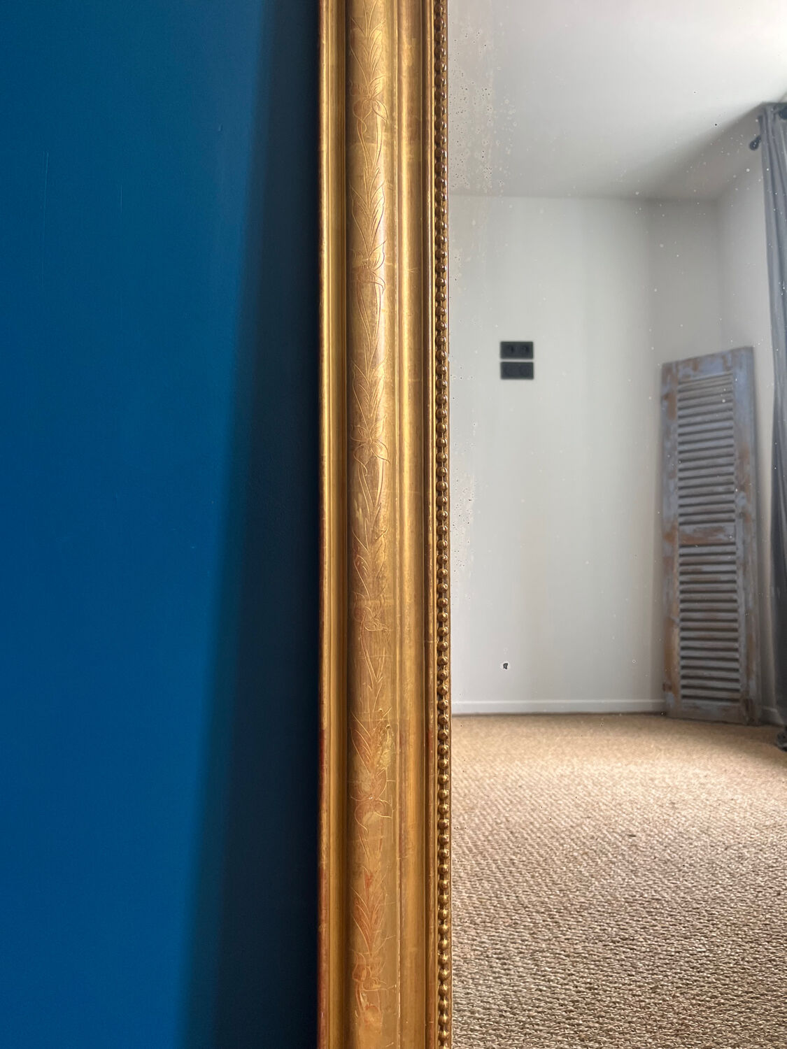 Antique mirror Louis-Philippe gilded with gold leaf 116,5cm/86cm