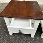 2 farmhouse bedside tables in white and solid wood from 1990.