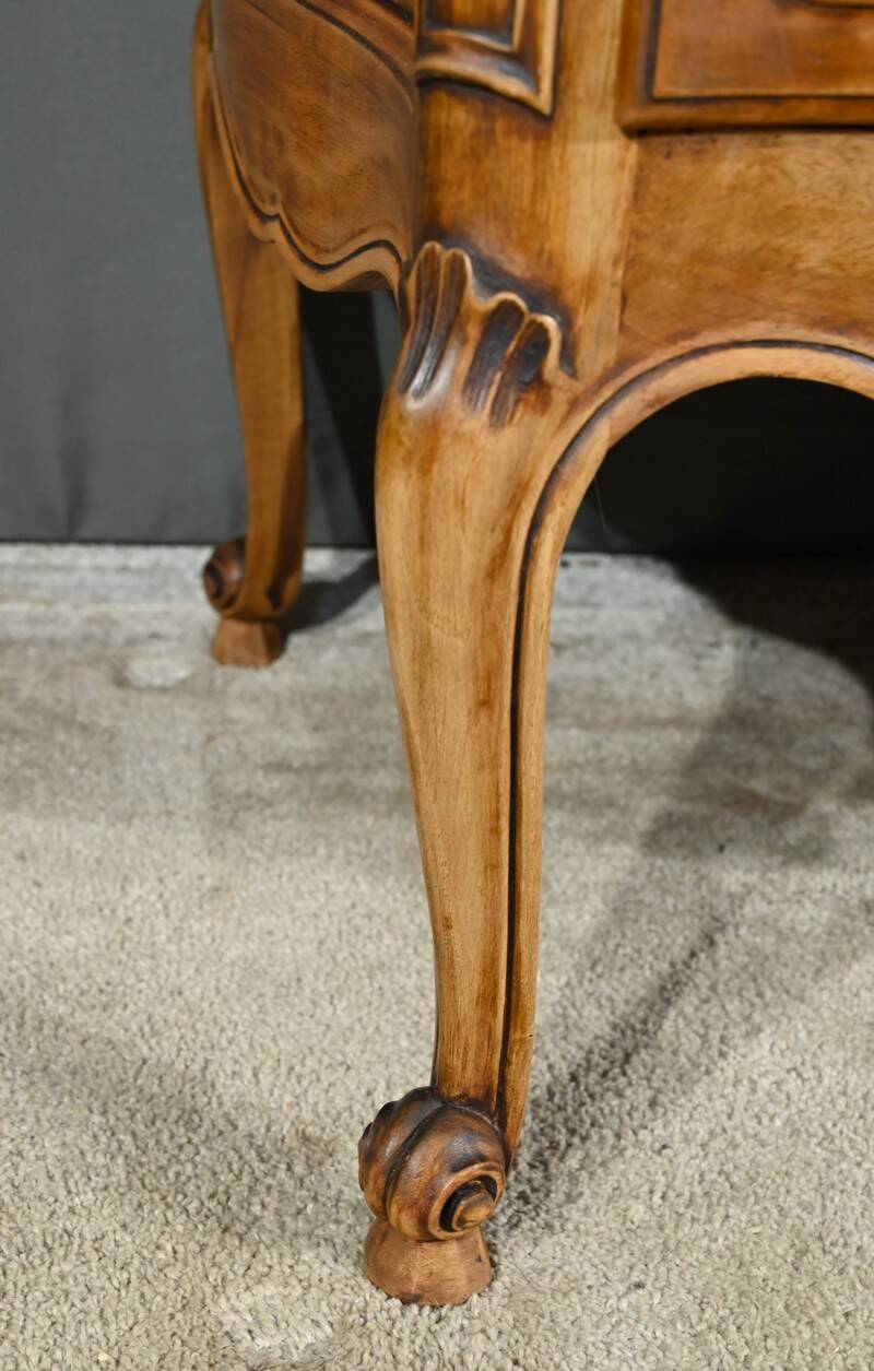 Walnut Sauté Crossbow Commode, Louis XV style – Early 20th century
