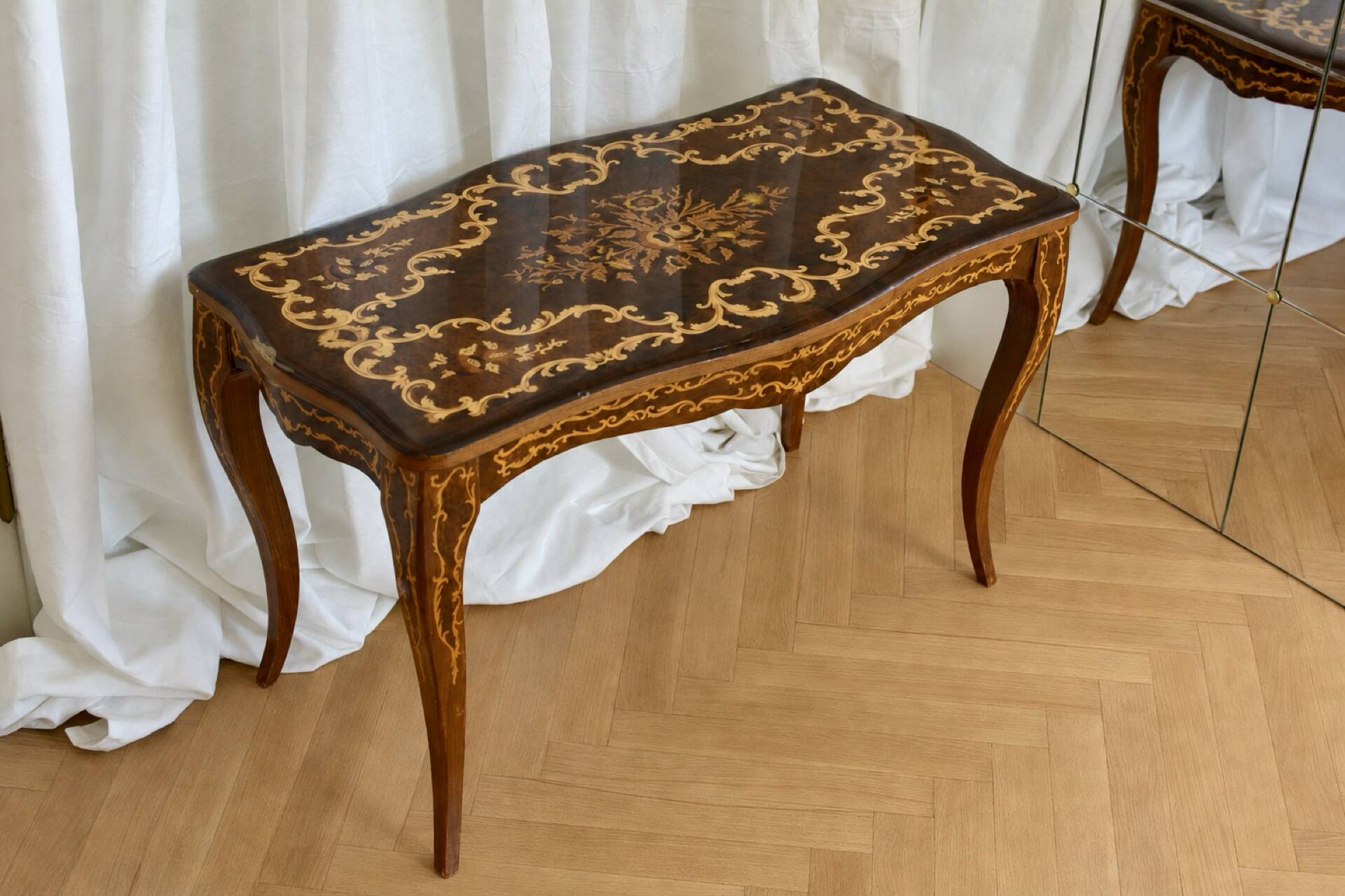 Antique coffee table with floral marquetry, Louis XV style.