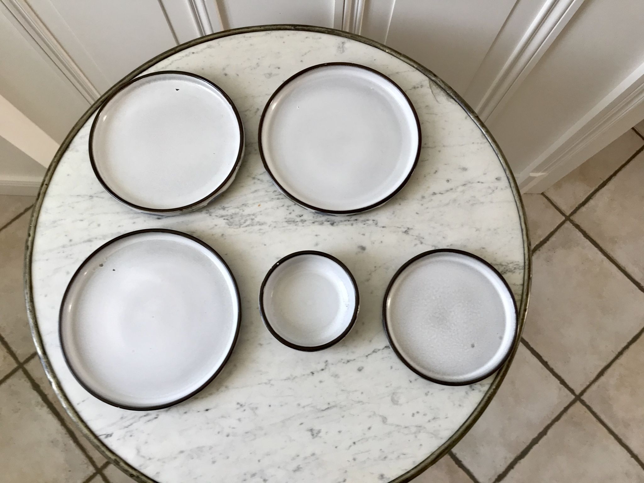 Set of trundle dishes in Niderviller sandstone model "Plum" 70s
