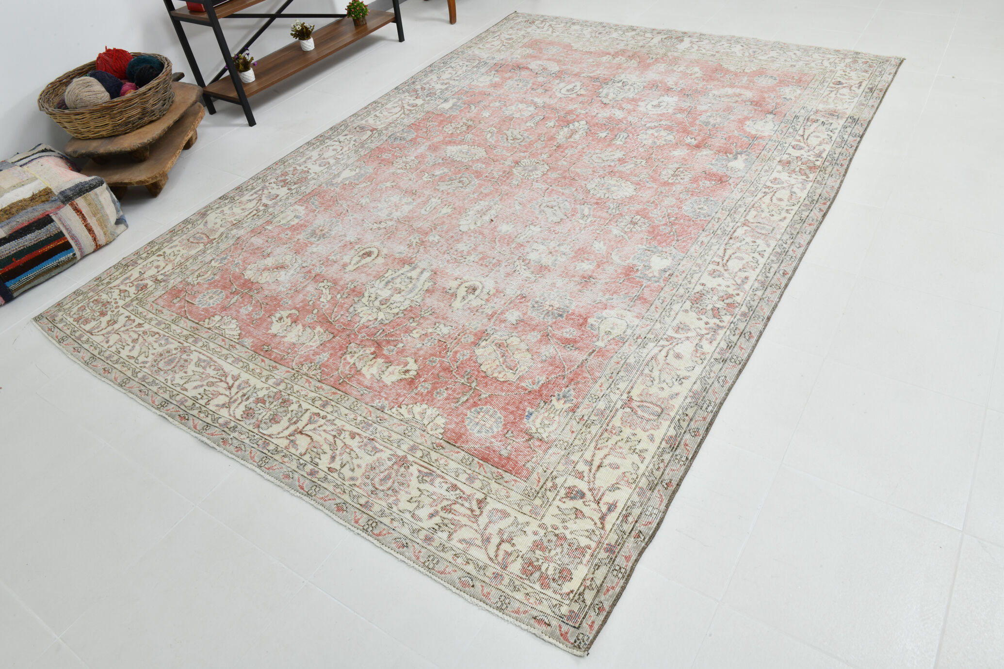 Farmhouse floral vintage area rug 322x219cm
