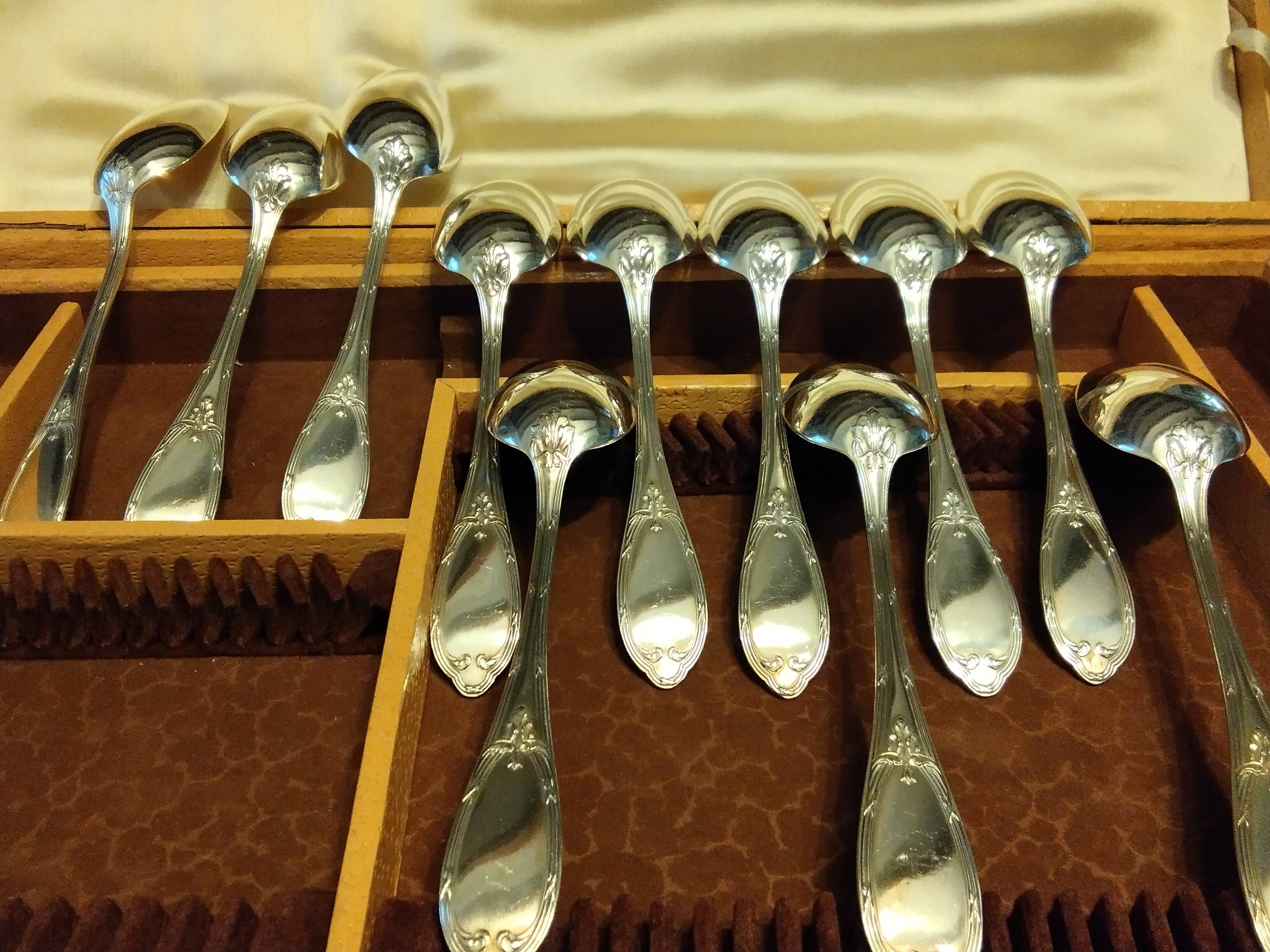 12 silver-plated metal tablespoons by Félix Frères