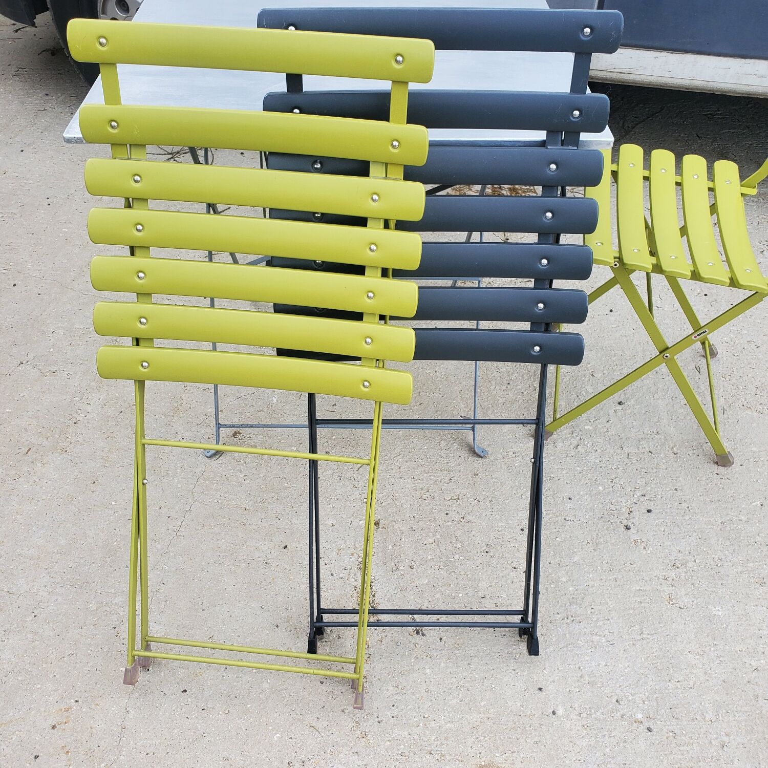 Garden furniture square table 4 folding chairs