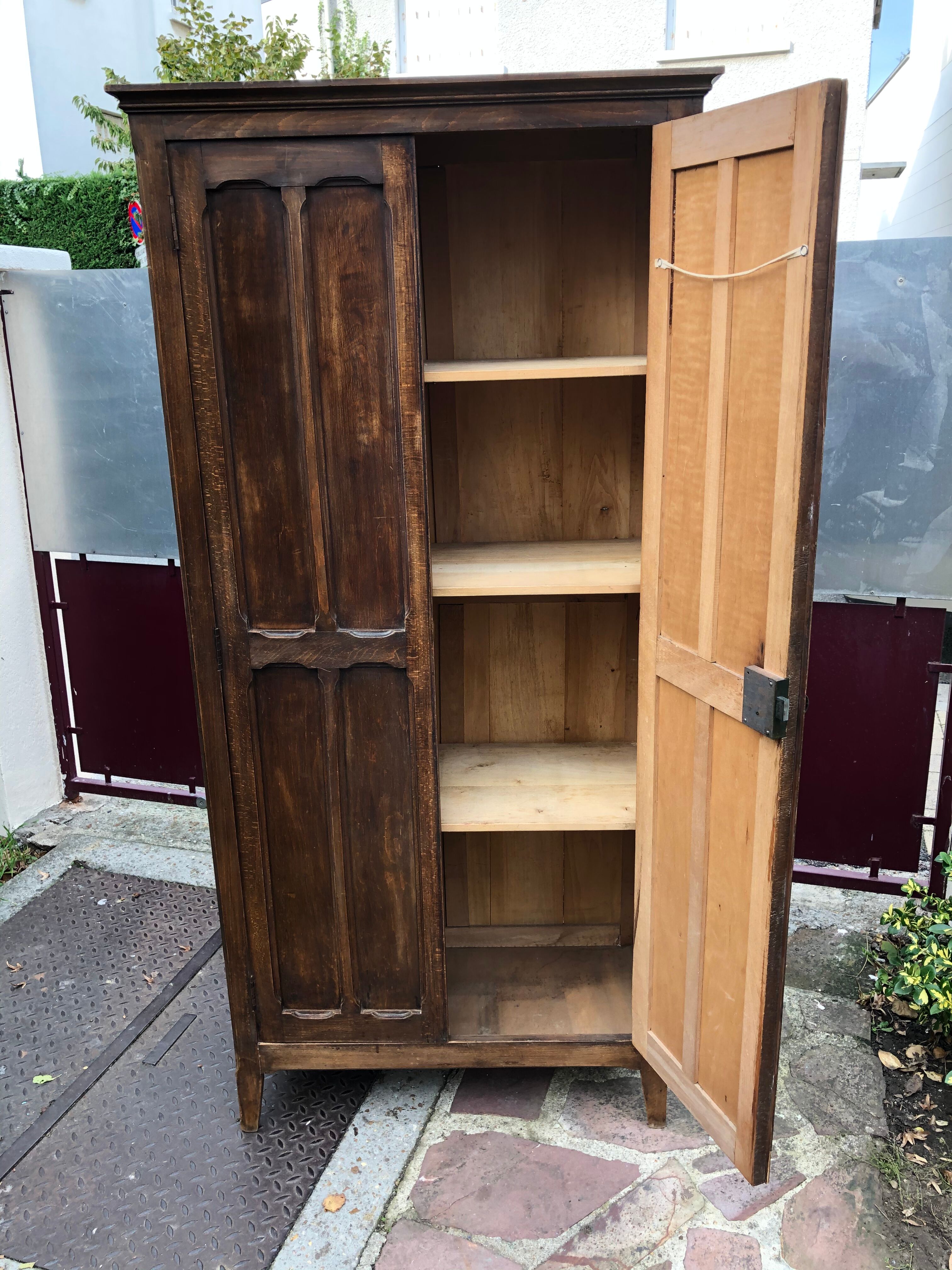 Armoire parisienne