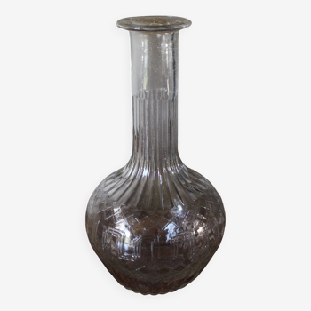 Round glass carafe with long neck patterns