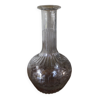 Round glass carafe with long neck patterns