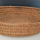 Wicker laundry basket with handles