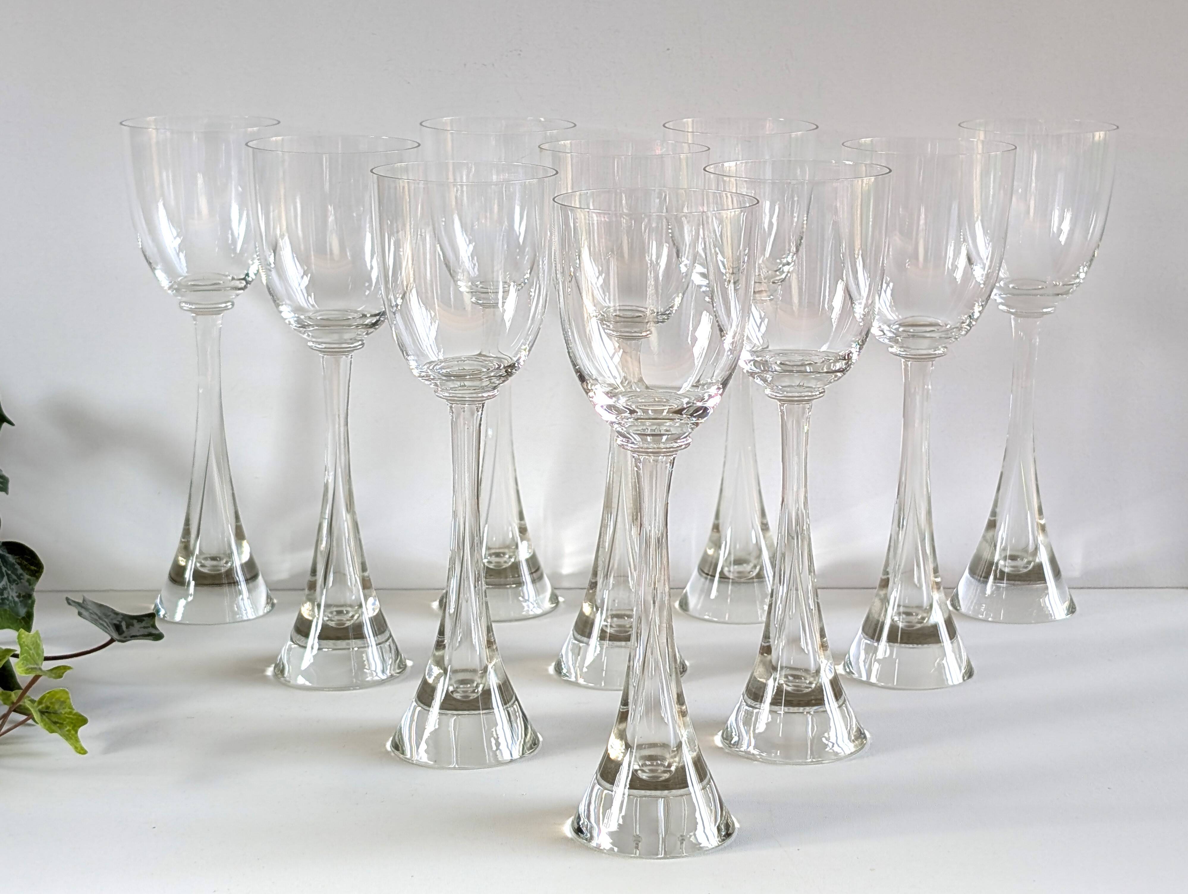 Set of 10 Flight wine glasses from the 60s