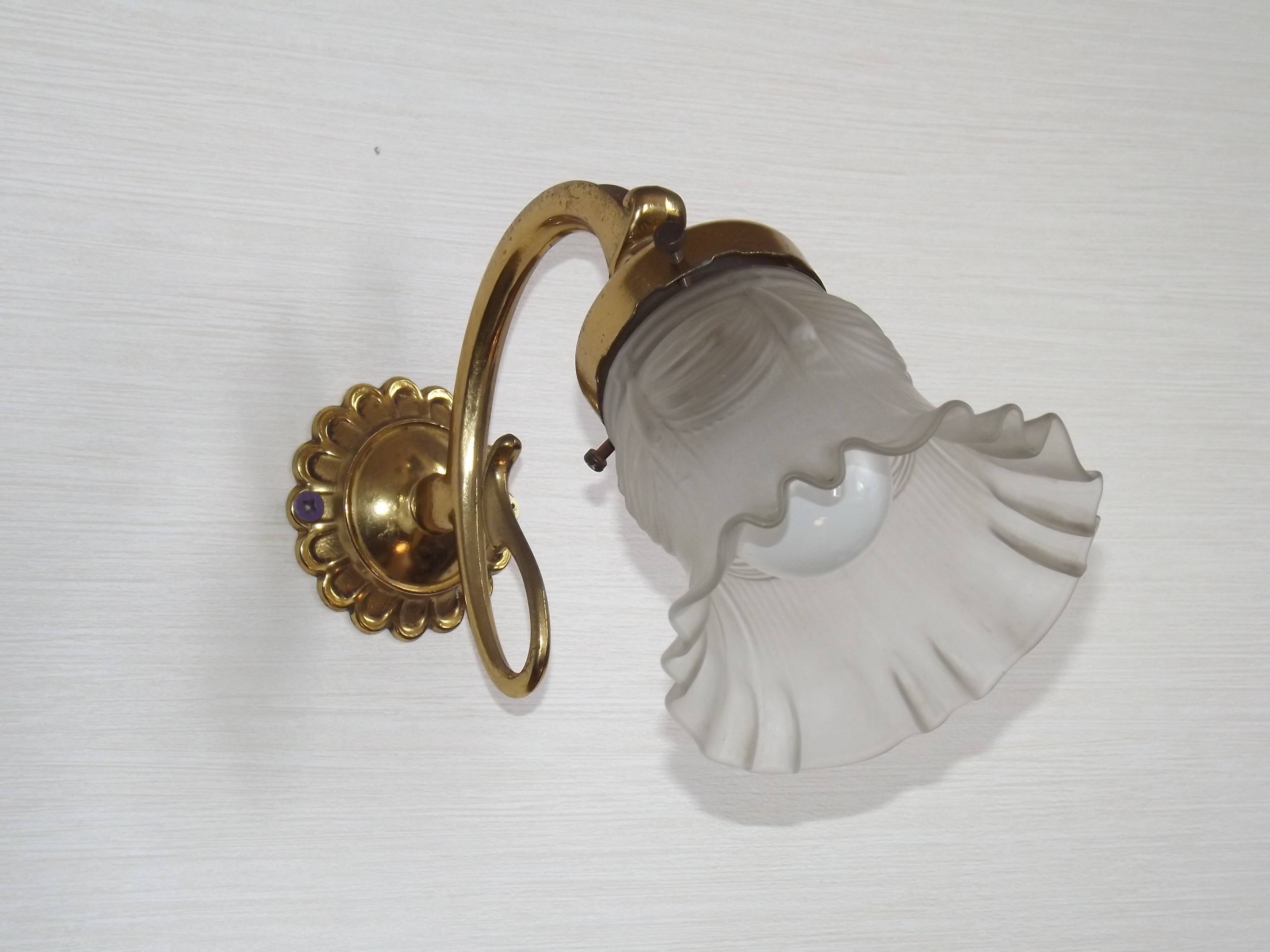 French Vintage Brass Single Wall Light Patterned Frilled Glass Shade