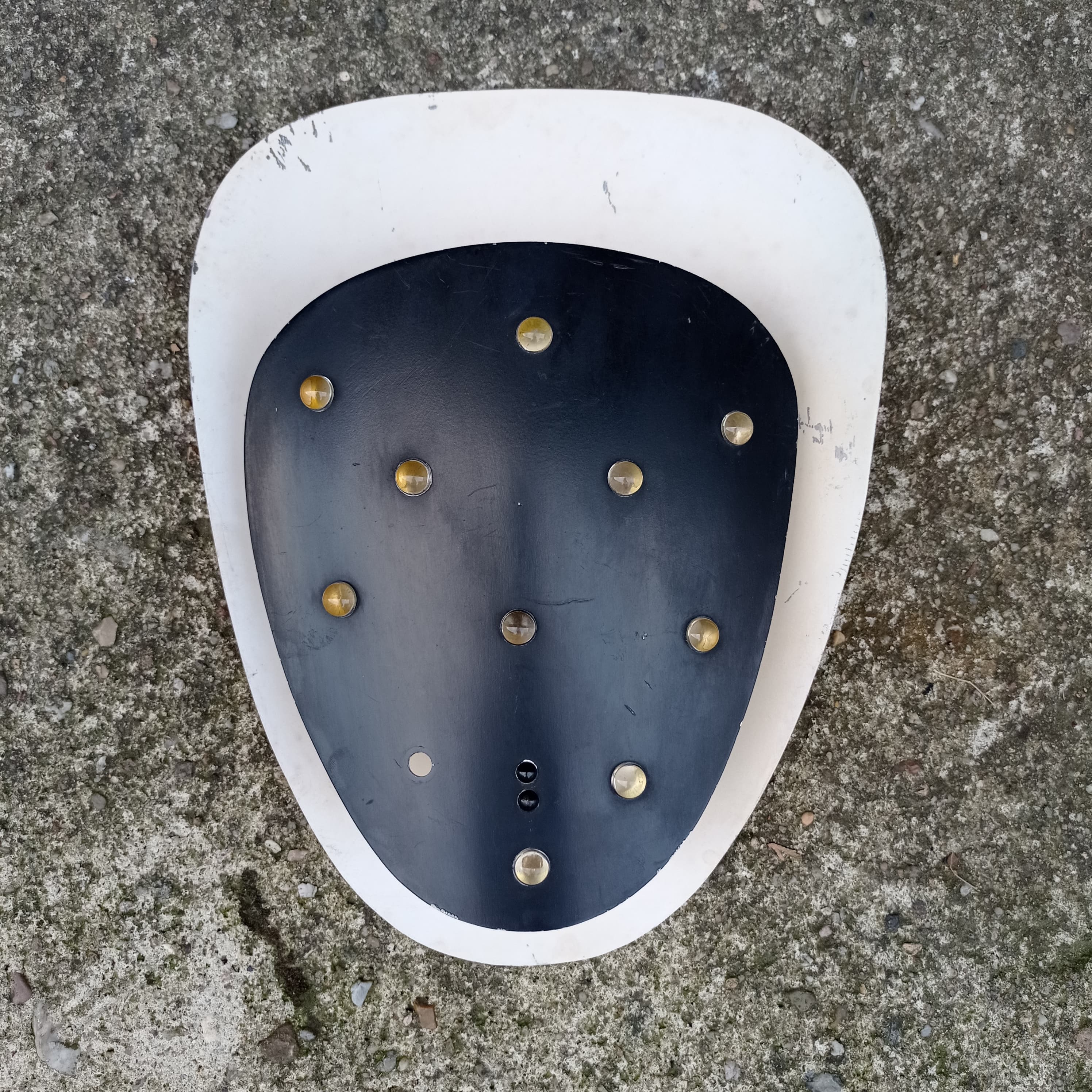 Applique murale décorative en métal des années 1950