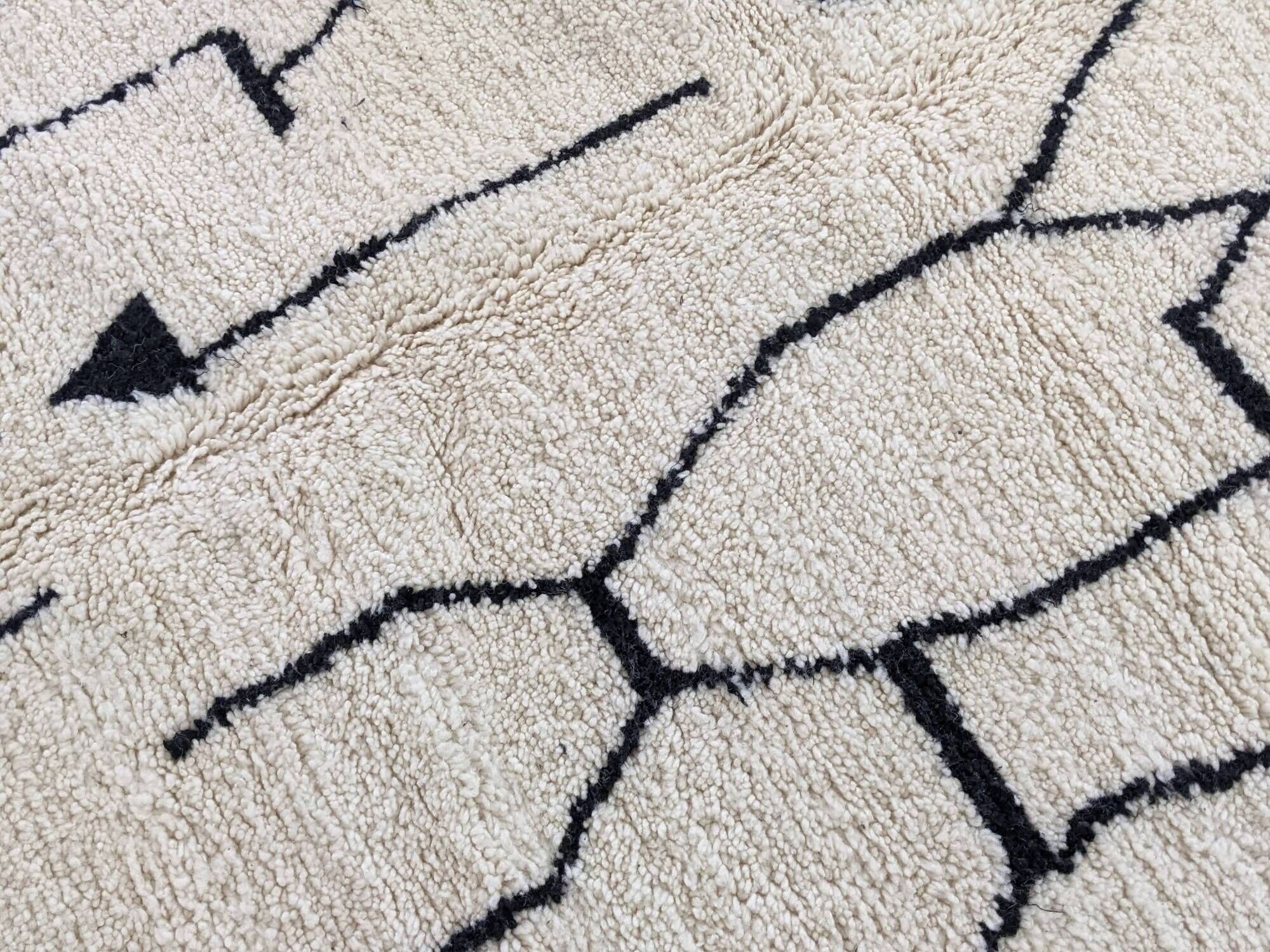 Large Beni Ouarain rug, 320 x 215 cm || 10.5 x 7.05 feet, G-378