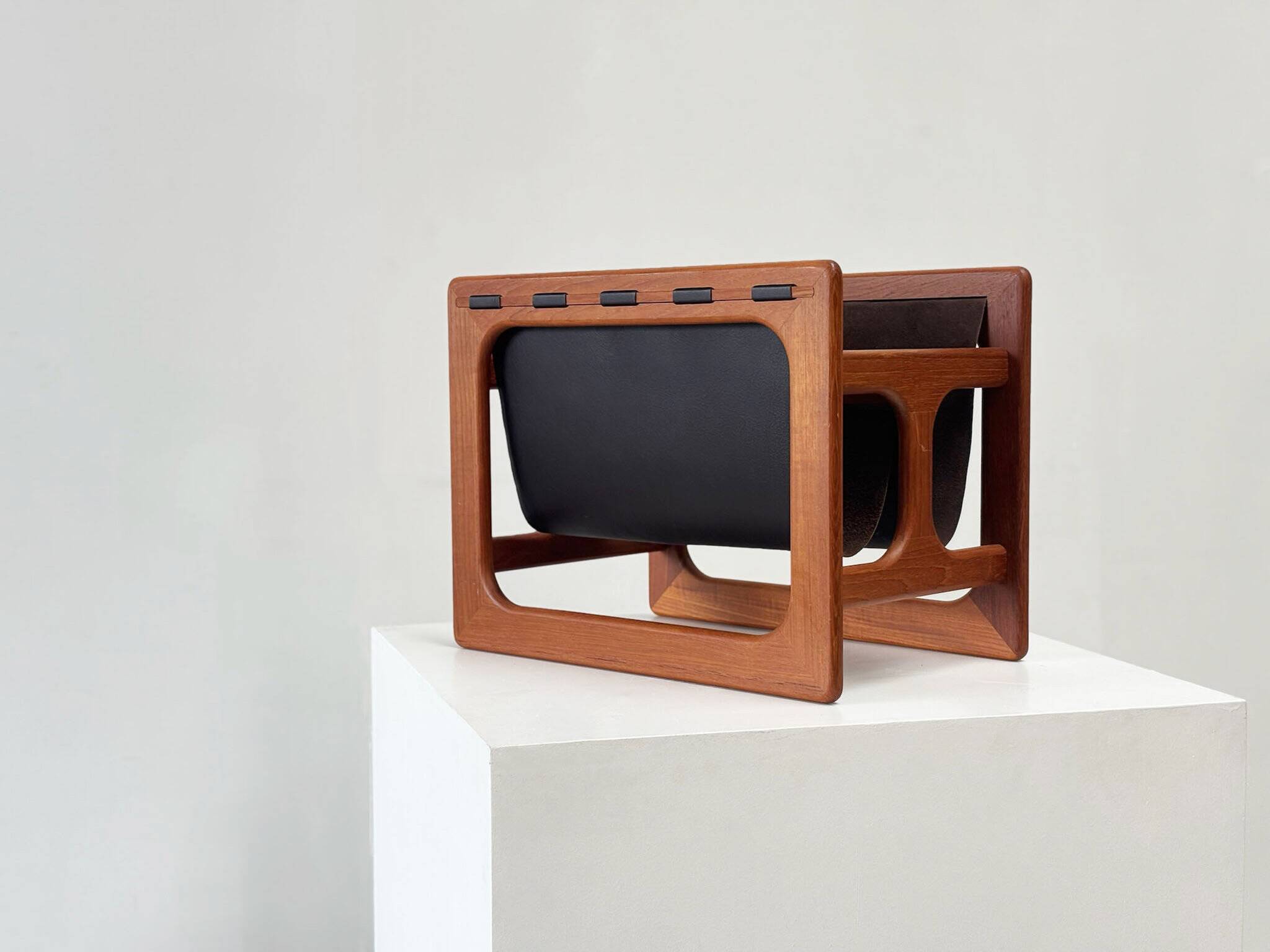 Danish magazine holder by Aksel Kjersgaard for Salin Møbler