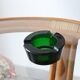 Cendrier en verre vert vintage