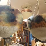 Pair of suspensions speckled glass paste