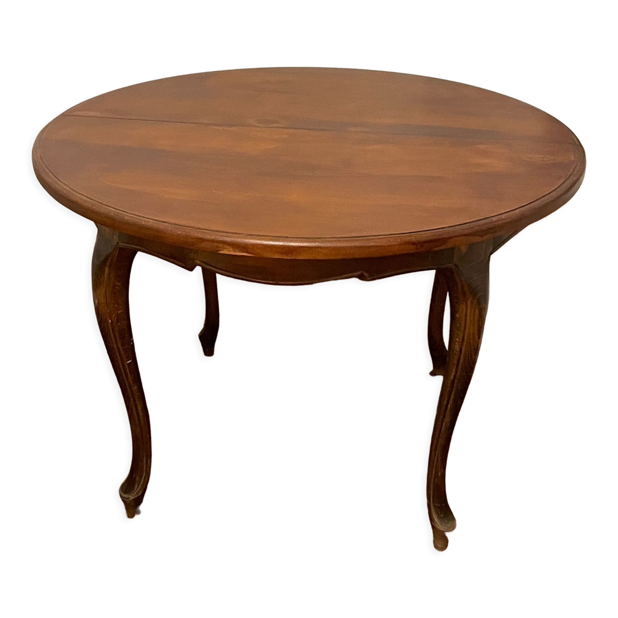 Round dining table
