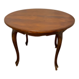 Round dining table