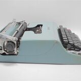 Olivetti Lettera typewriter 22